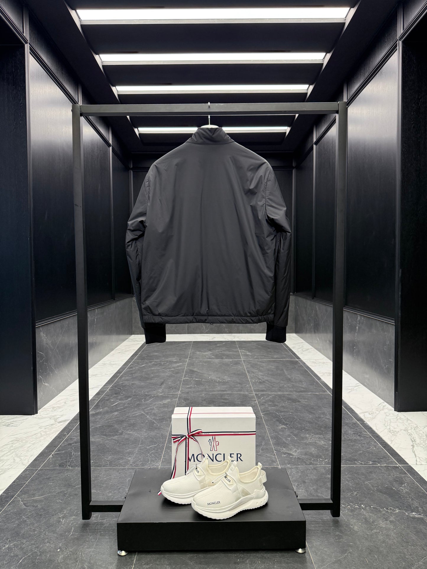MONC VERNEY JACKET