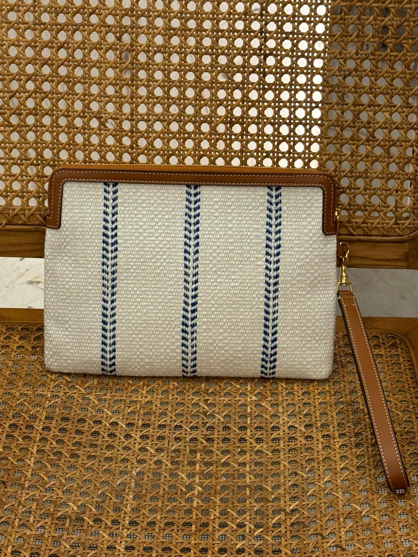 CEL SMALL POUCH WITH STRAP