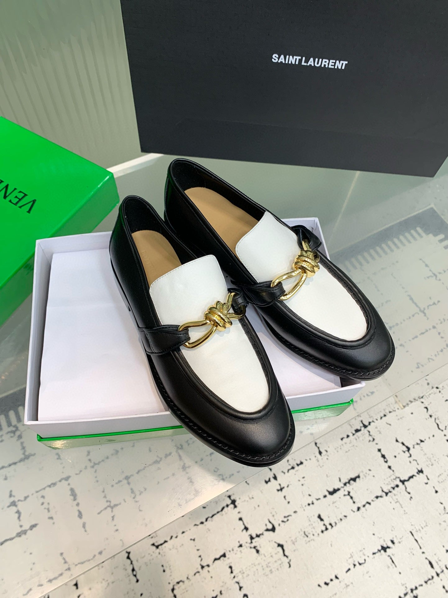 BOTT LOAFERS