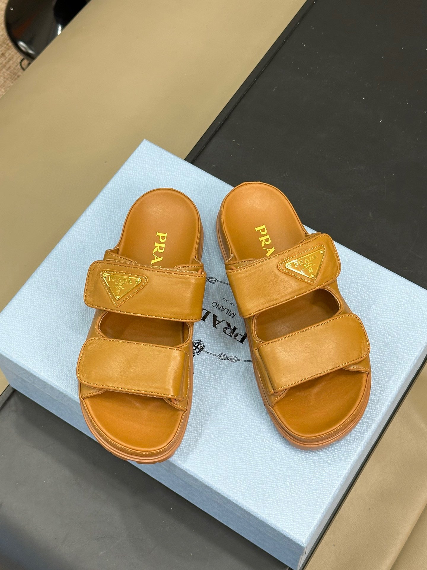 PD NAPPA LEATHER SLIDES
