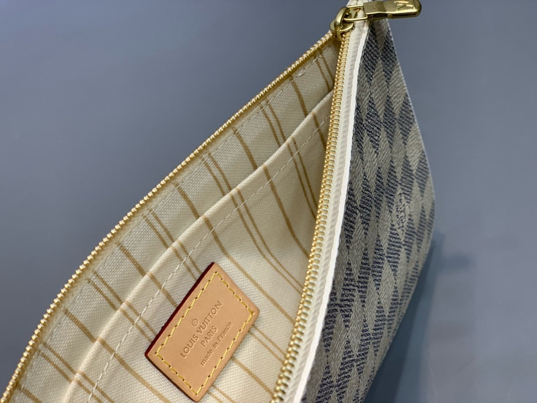 LOU NEVERFULL MM
