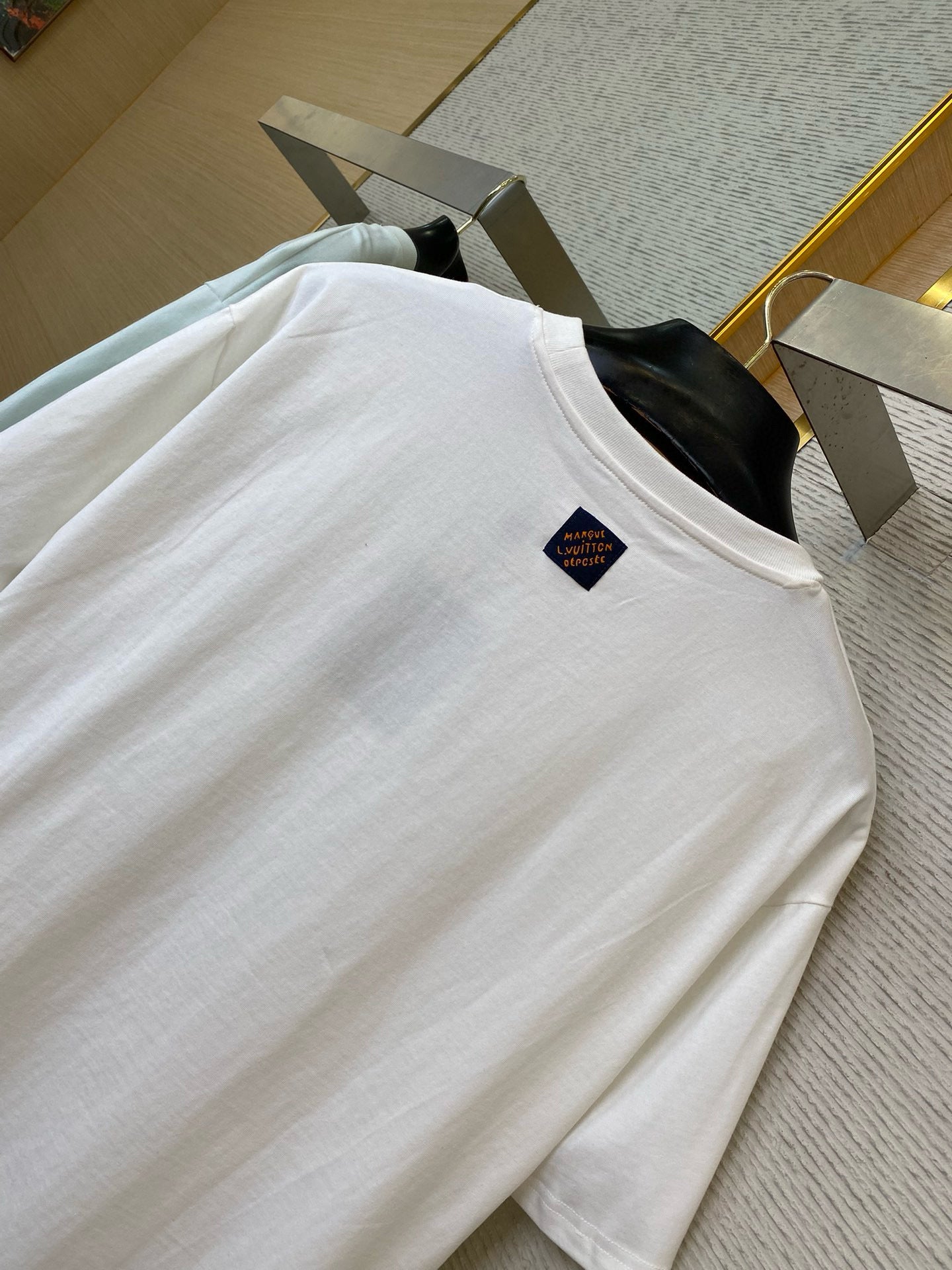 LOU T-SHIRT