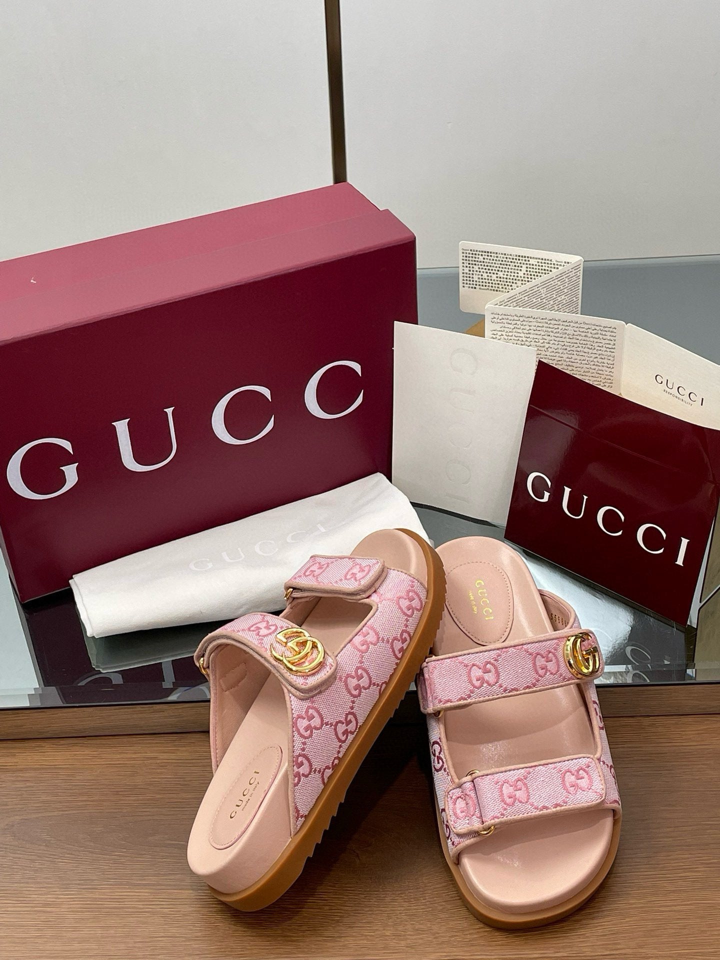 GG SANDALS