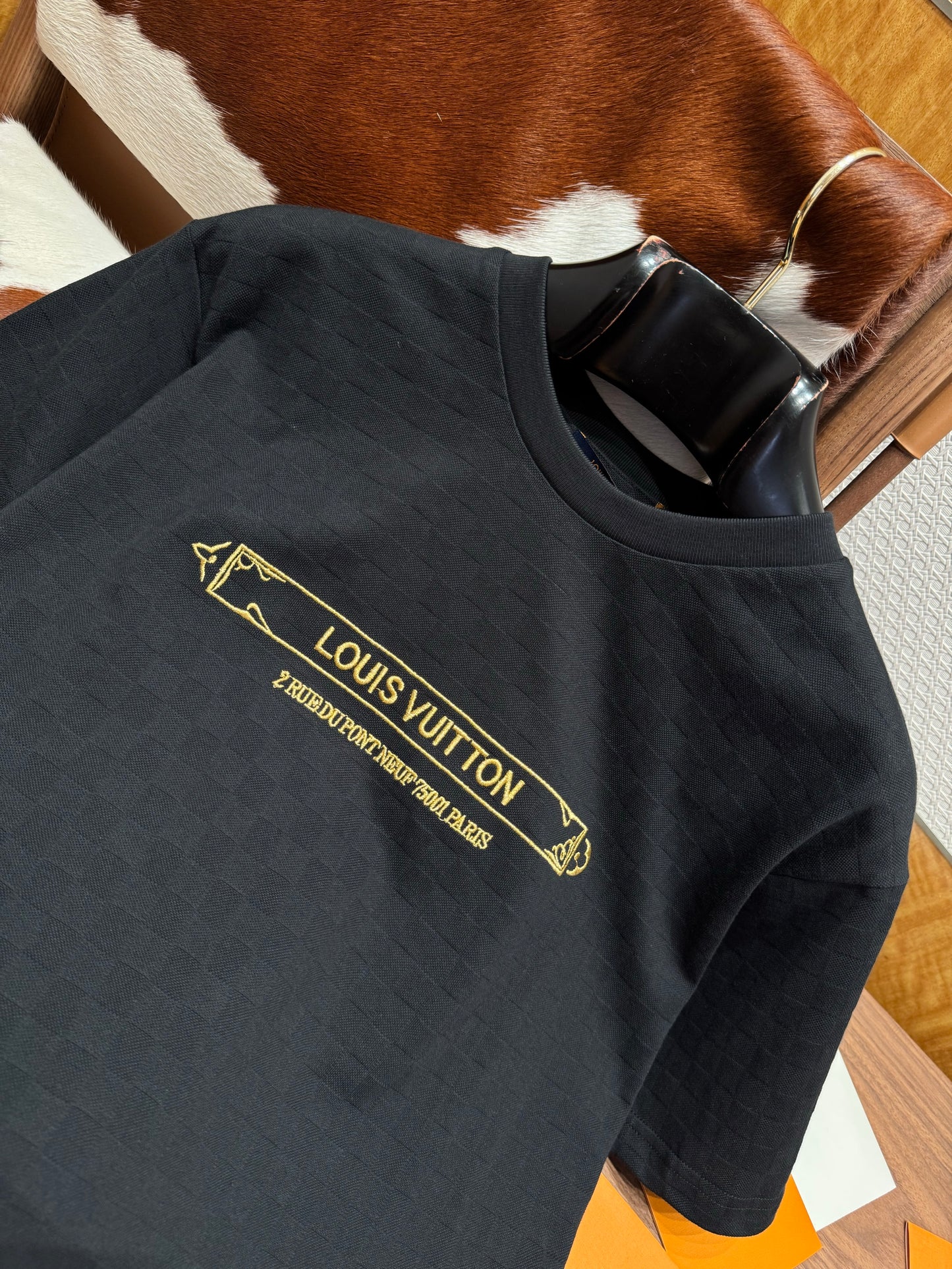 LOU T-SHIRT