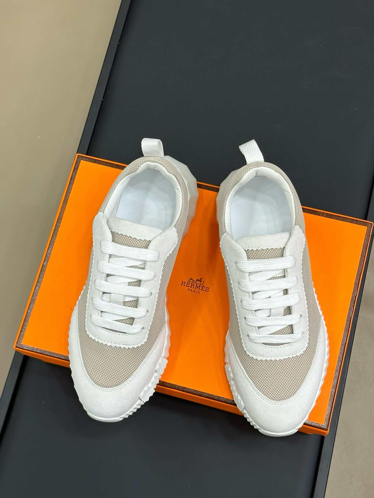 HERM BOUNCING SNEAKER