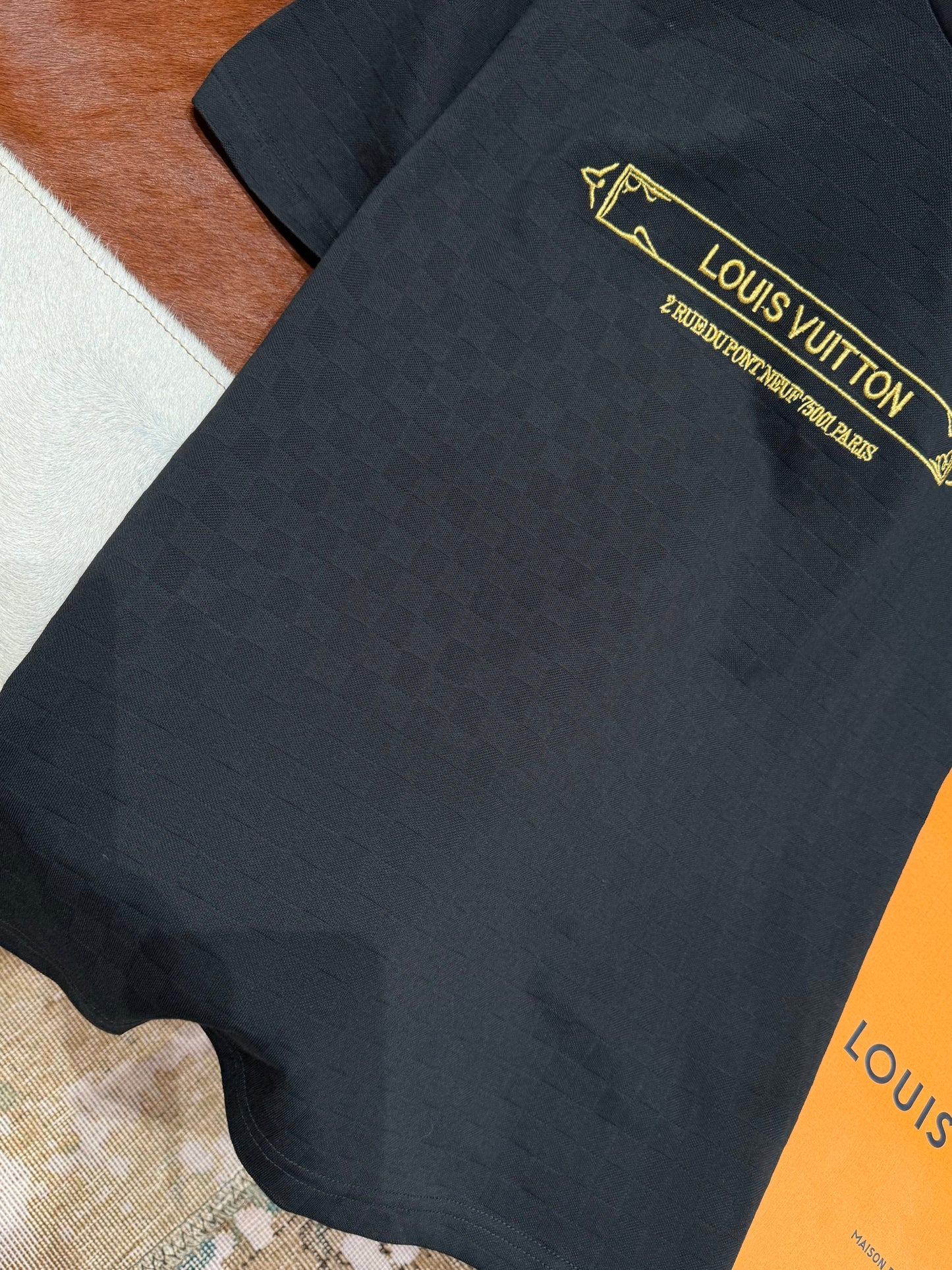 LOU T-SHIRT