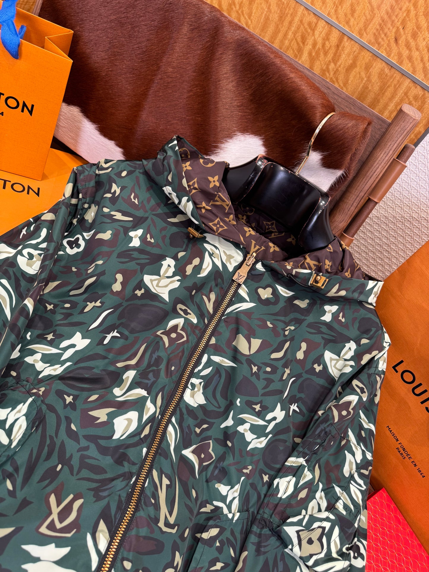 LOU JACKET