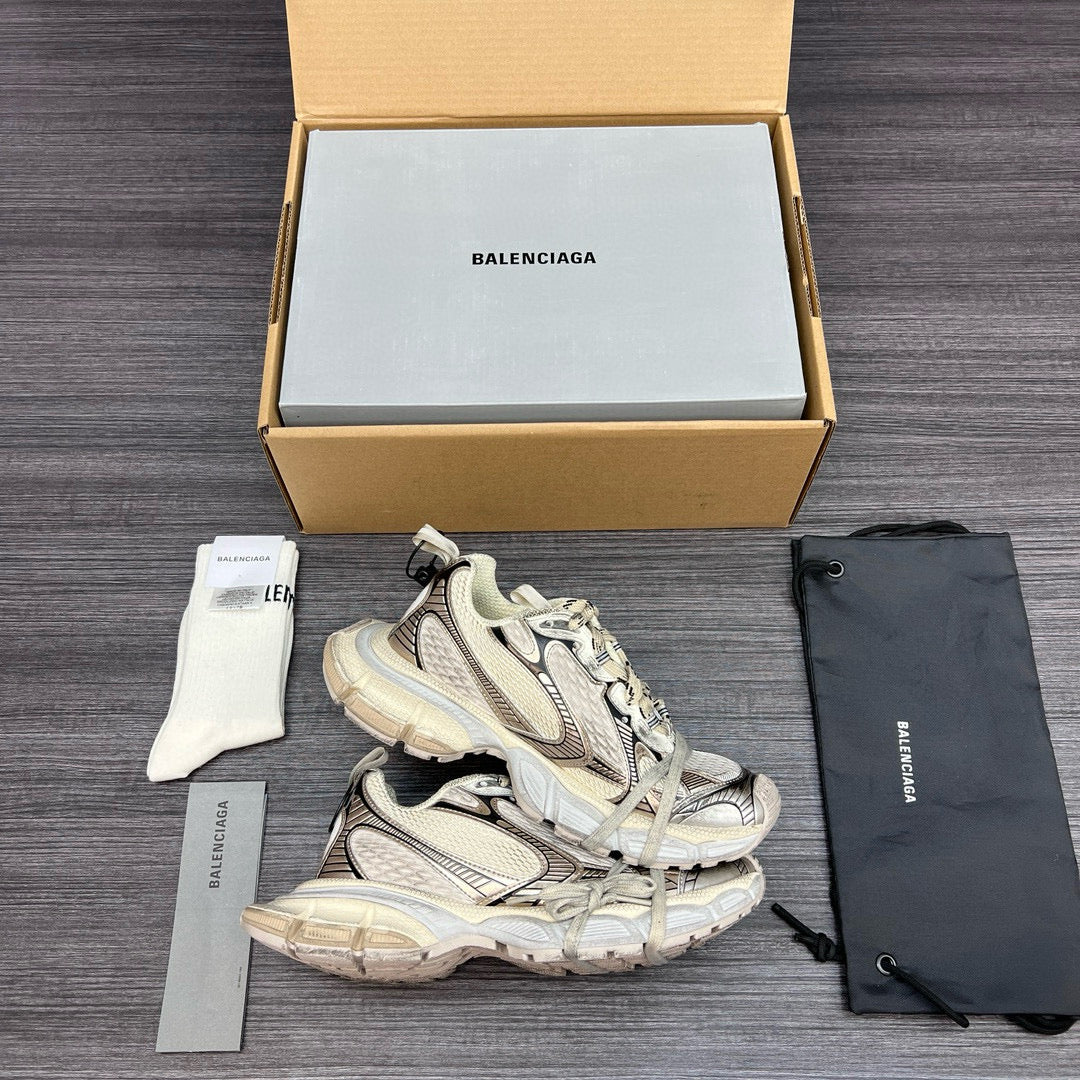 BAL 3XL TRAINERS