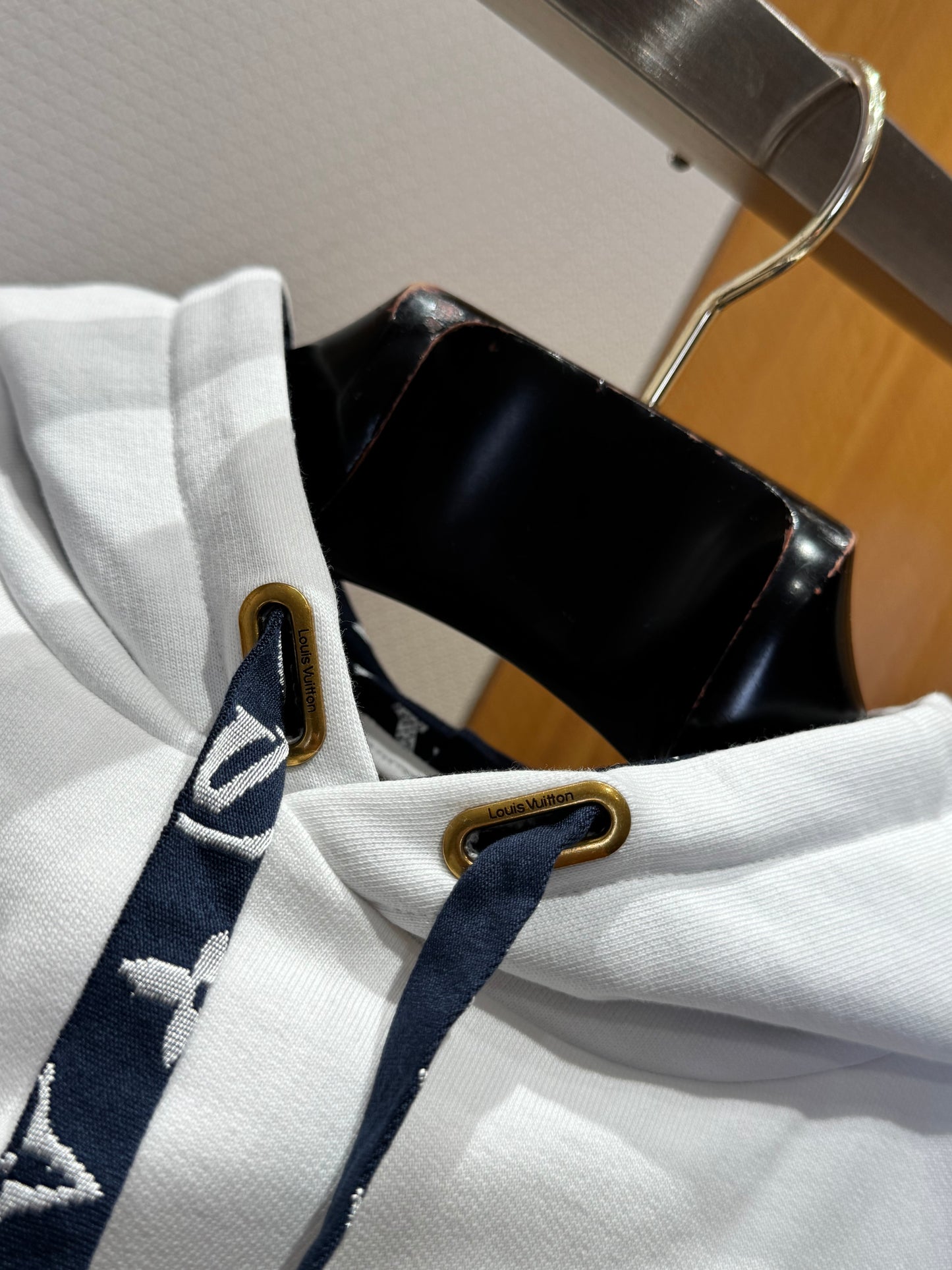 LOU HOODIE