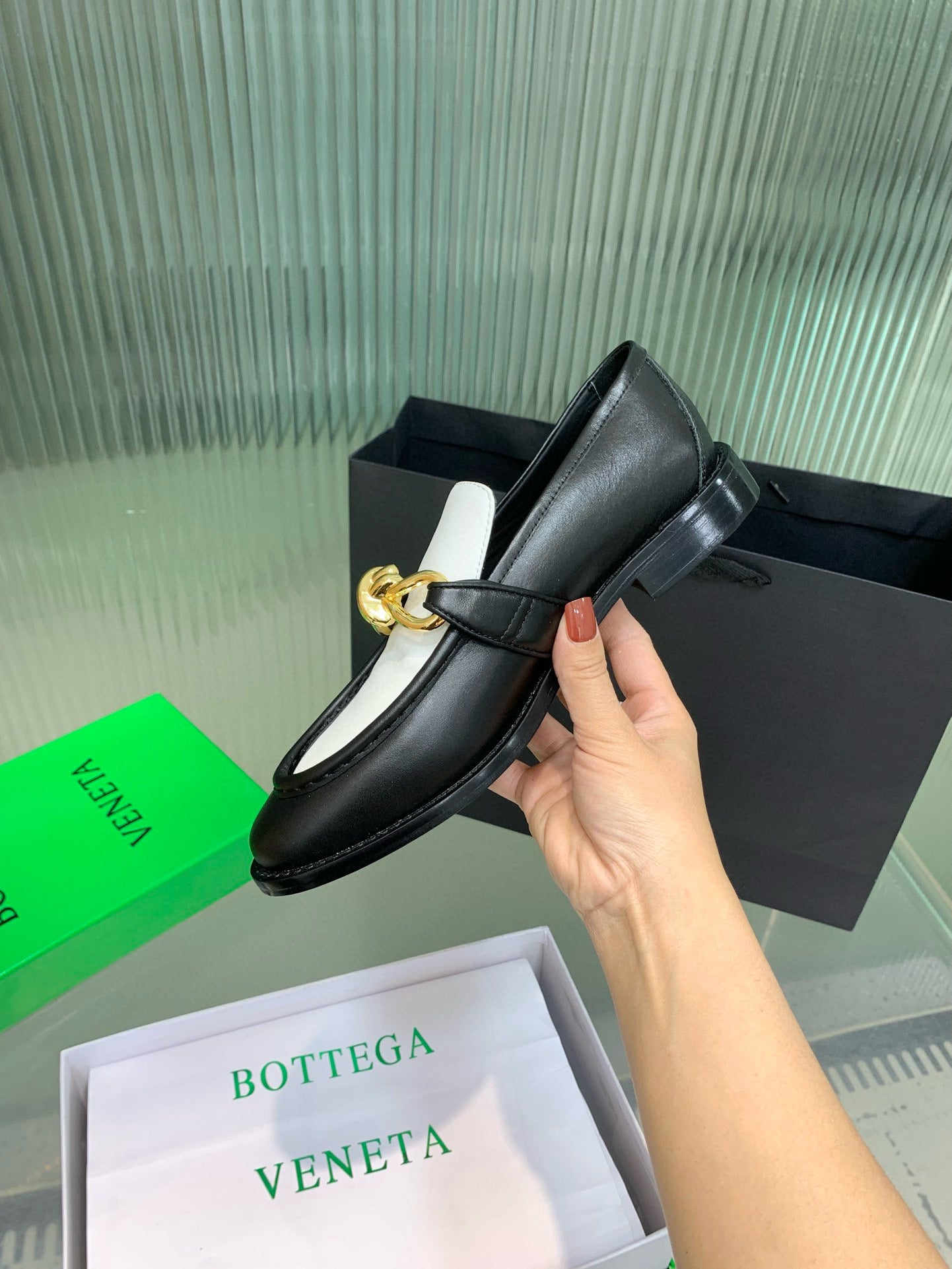BOTT LOAFERS