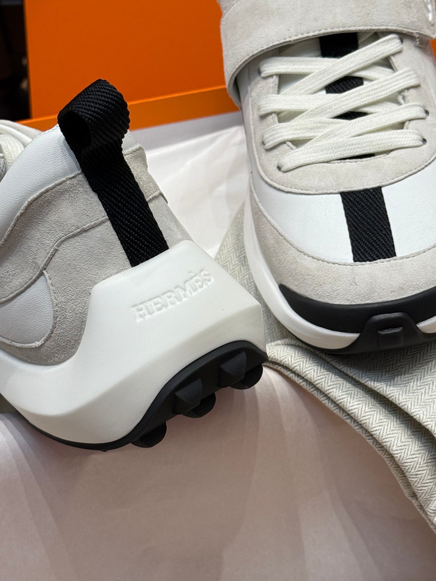 HERM LOOP SNEAKER
