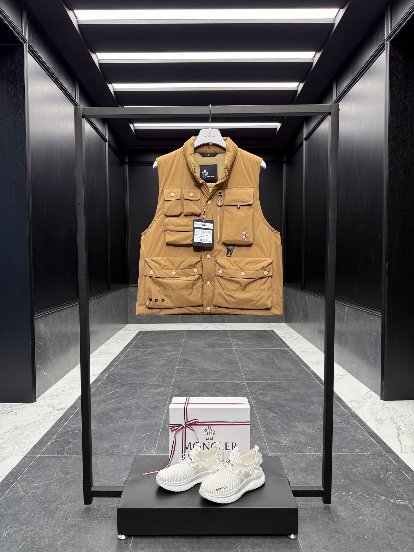 MONC TONGASS VEST