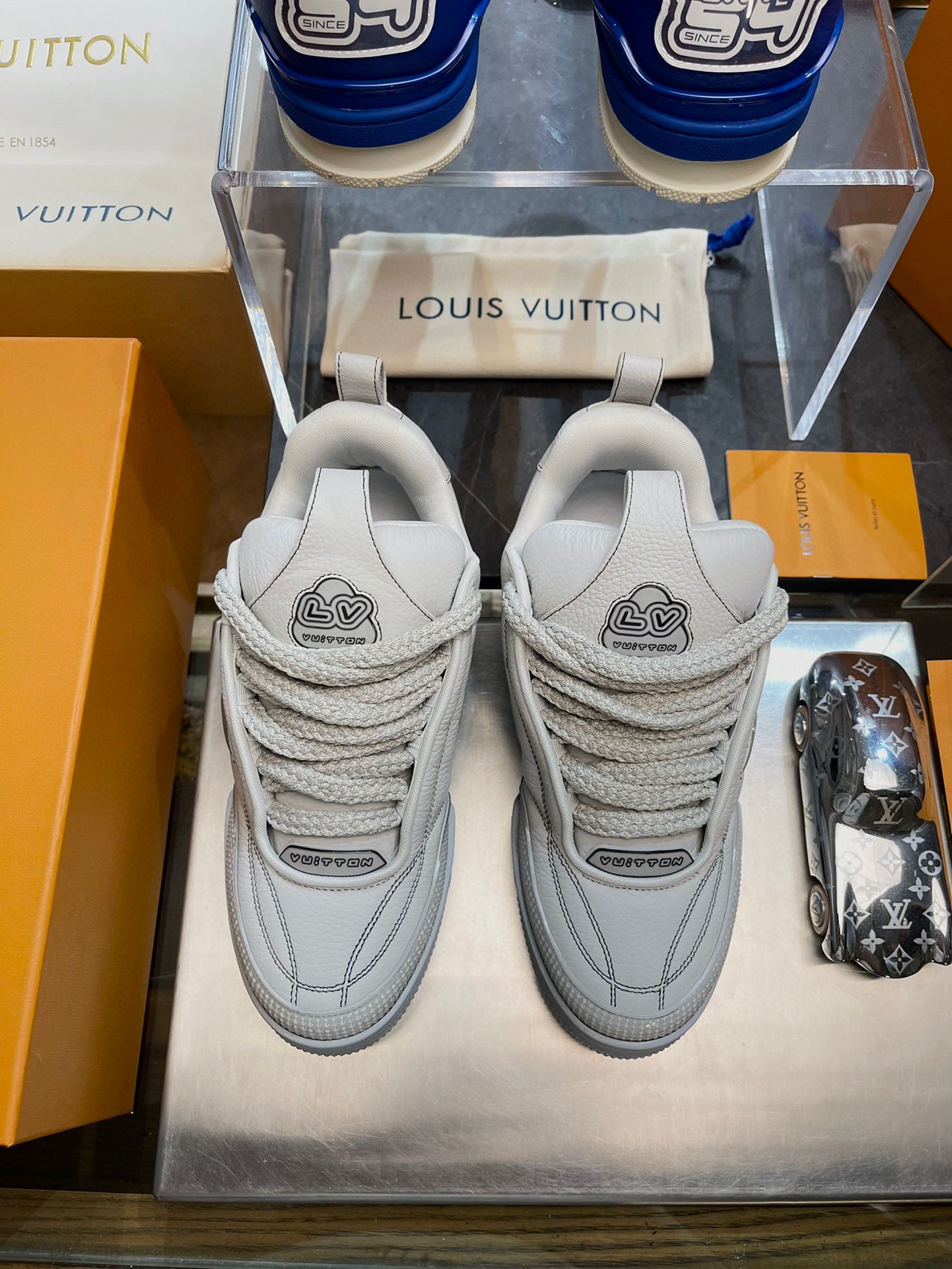 LOU TRAINERS