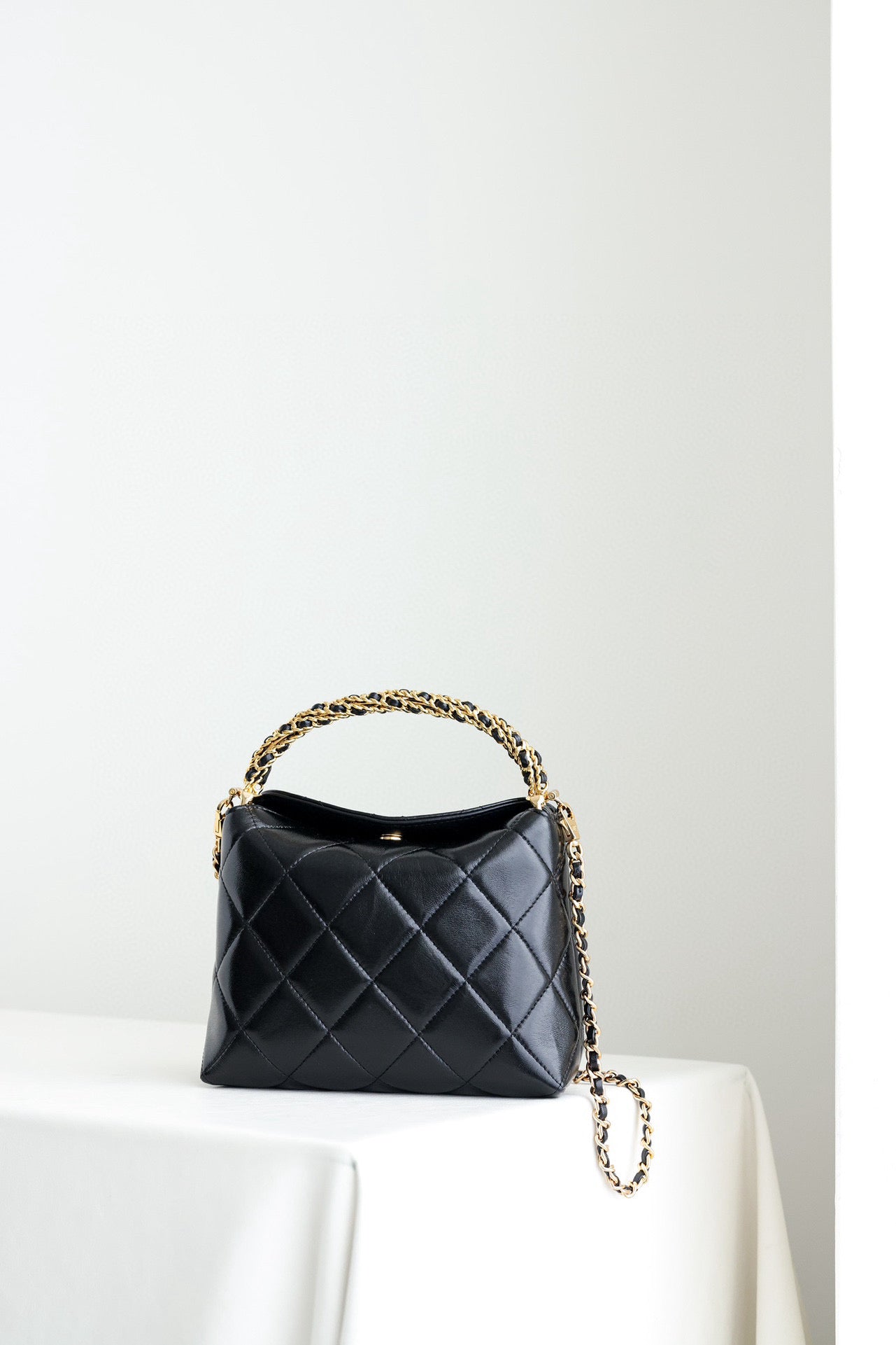 CC 24B HOBO BAG