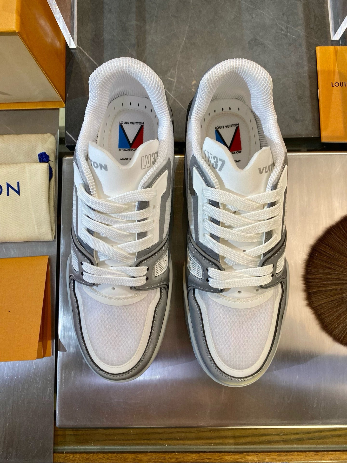 LOU TRAINERS