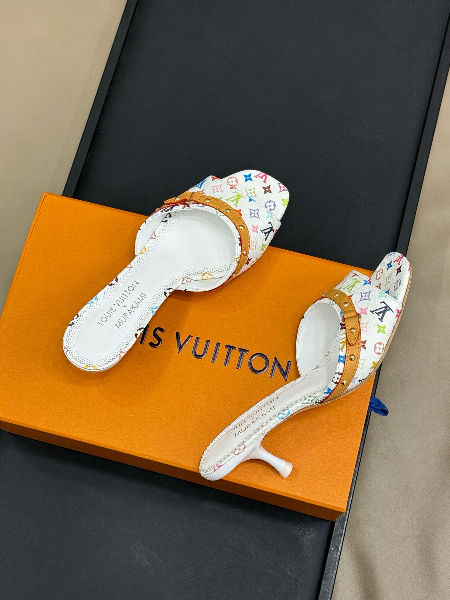 LOU HEELS