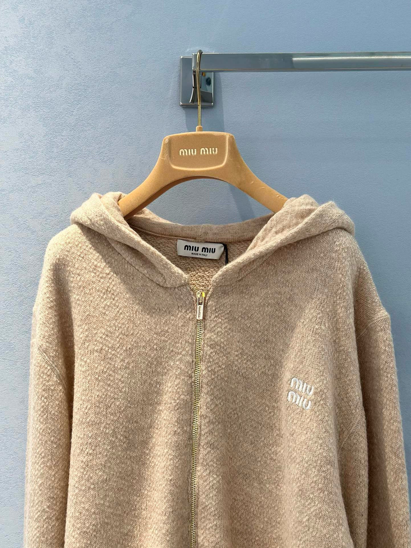 MIU M ZIP HOODIE