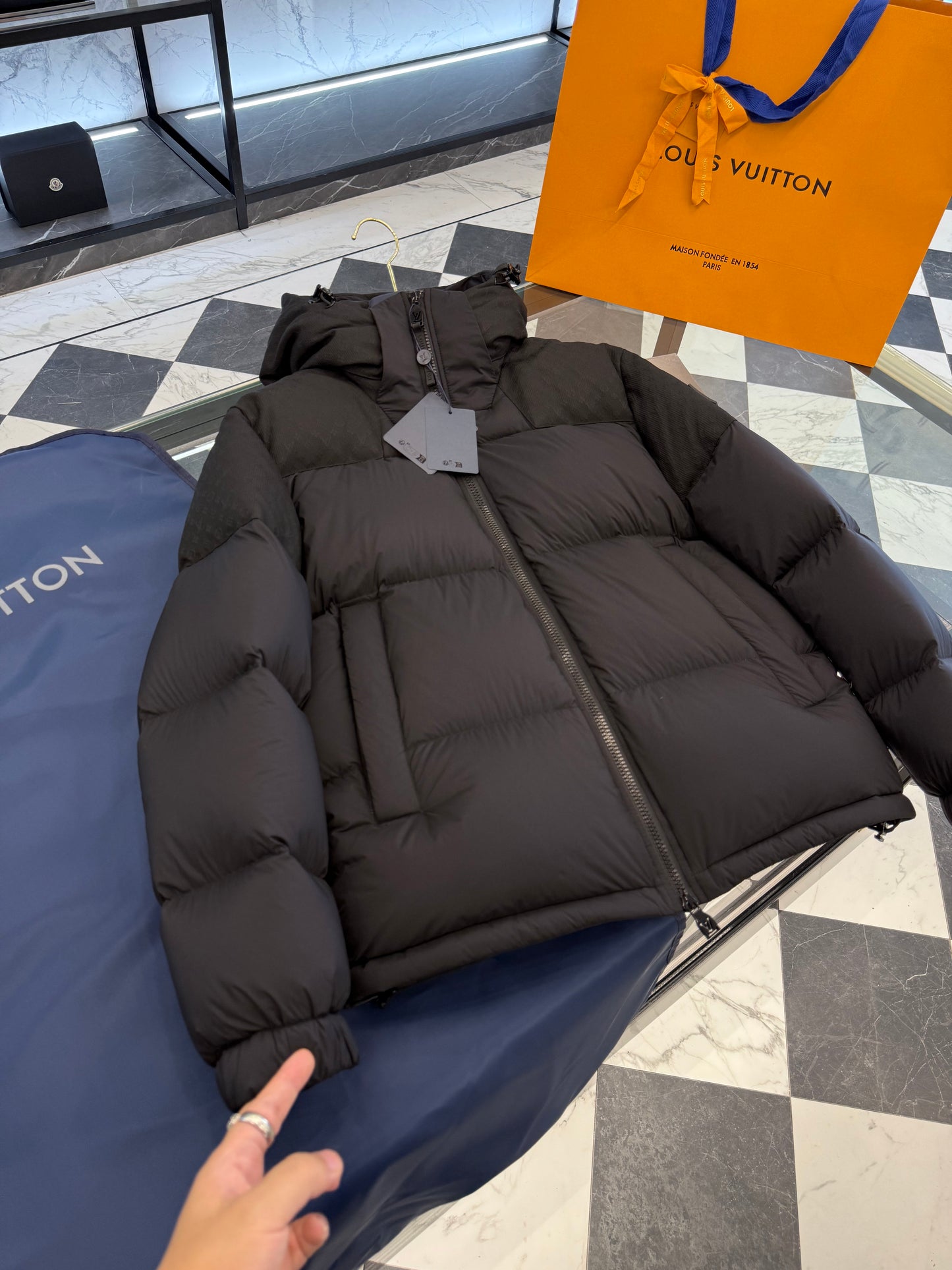 LOU PUFFER JACKET