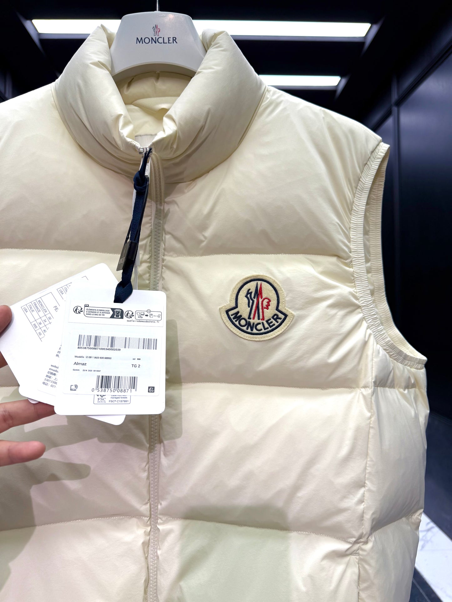 MONC ALMAZ VEST