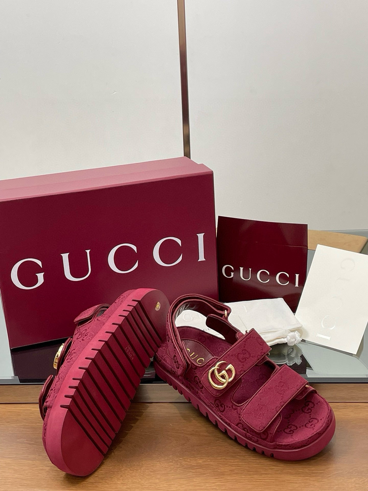 GG SANDALS