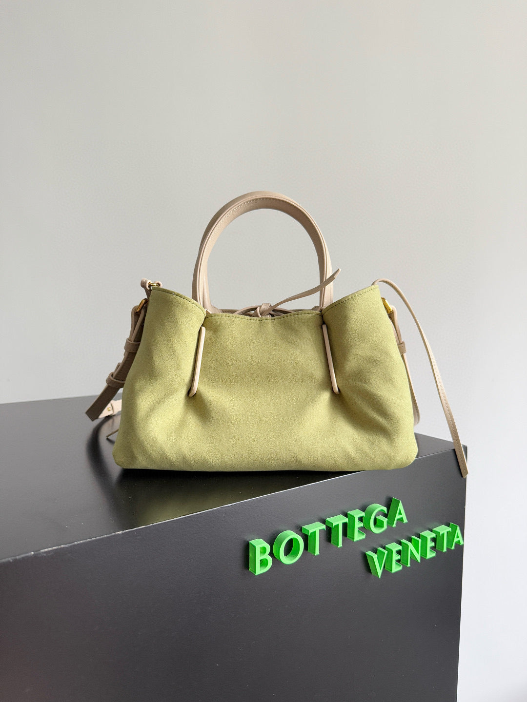 BOTT V SMALL PINACOTECA BAG
