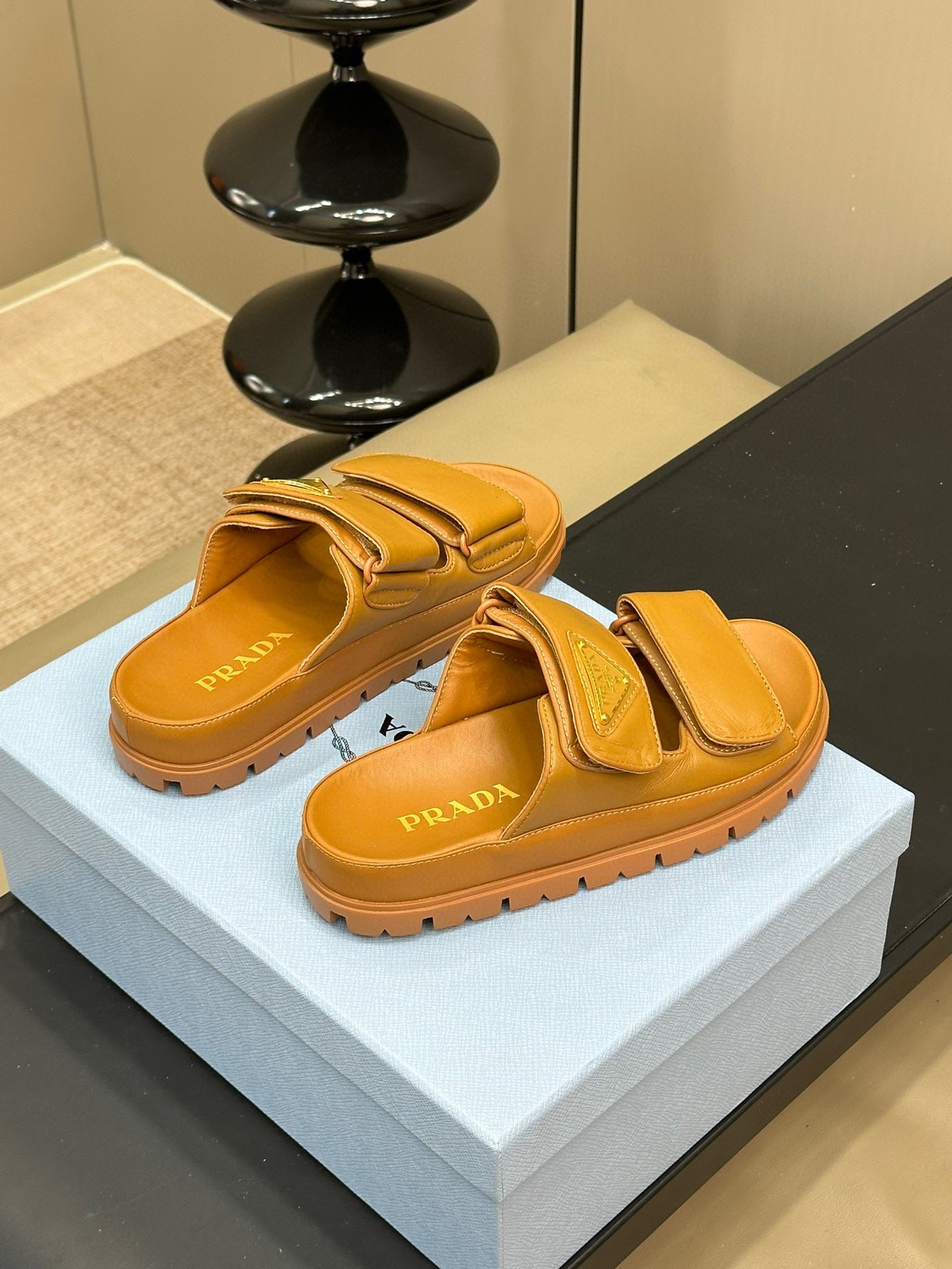 PD NAPPA LEATHER SLIDES