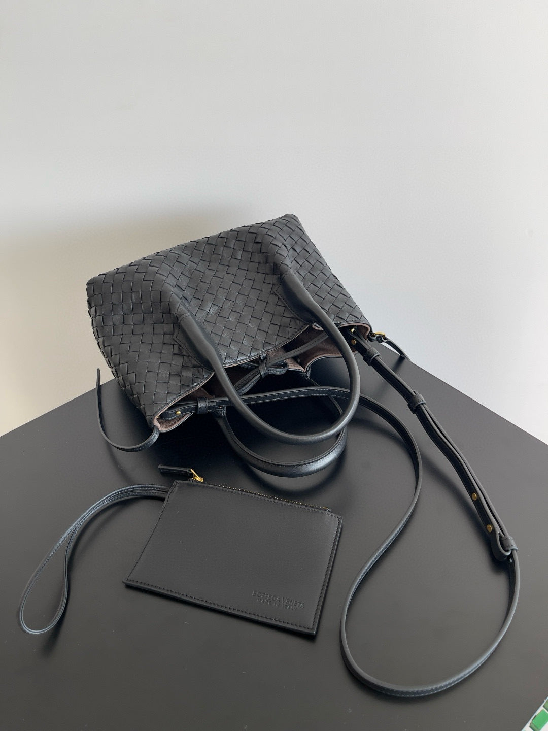 BOTT V SMALL PINACOTECA BAG