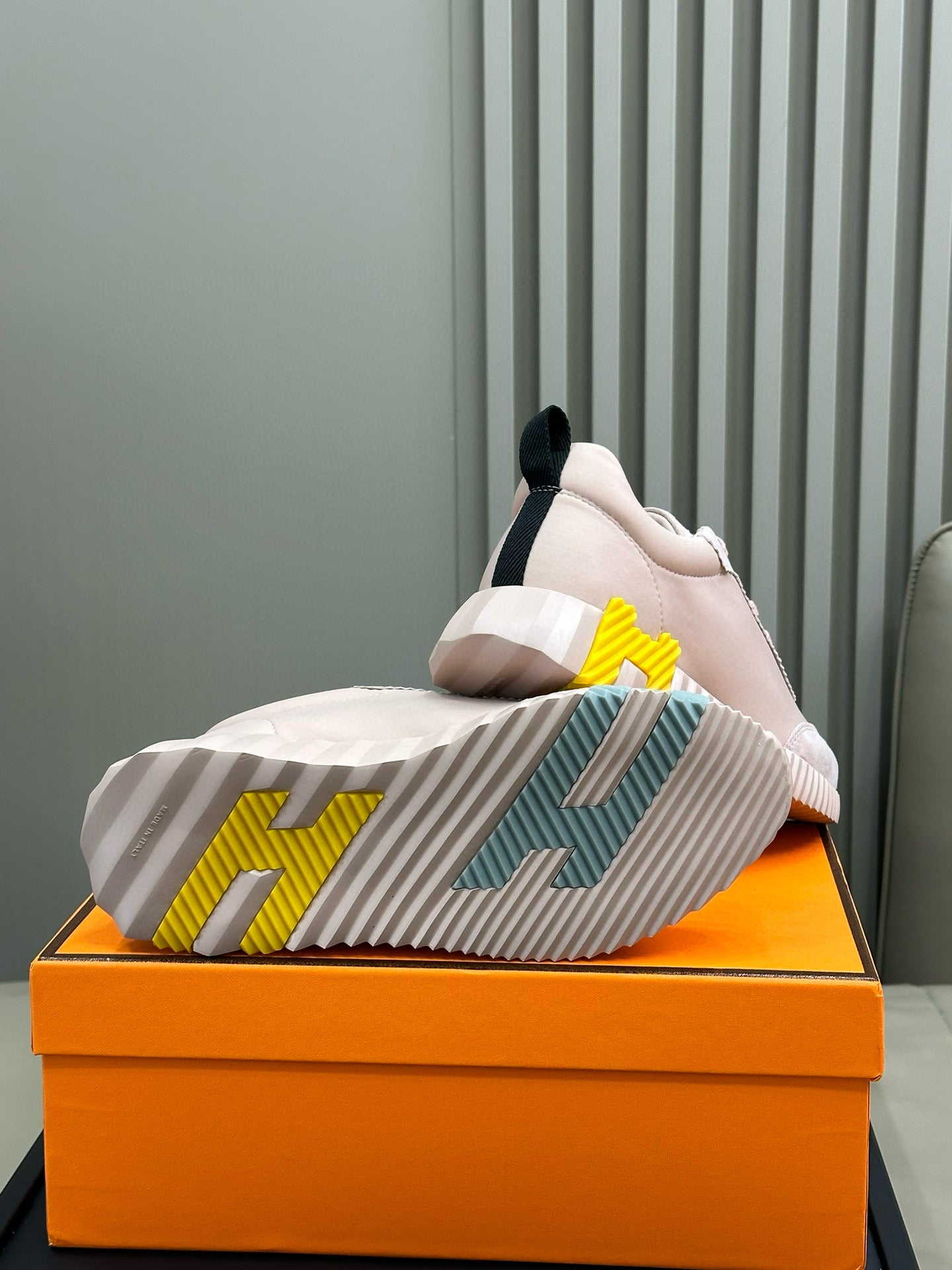 HERM BOUNCING SNEAKER