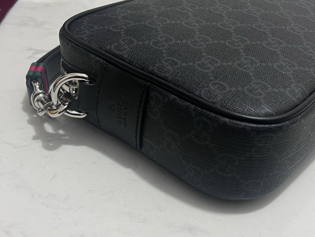 GG POUCH