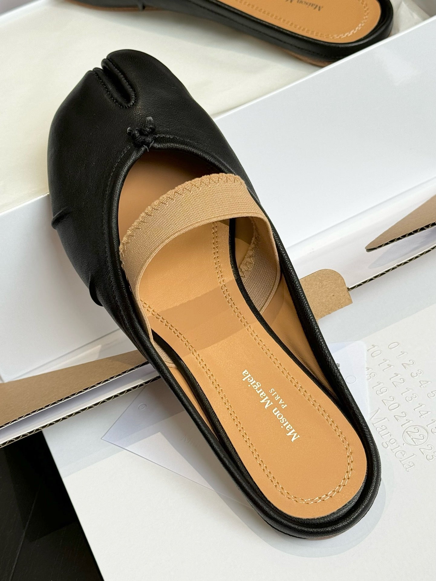 MAISON M TABI BALLET FLATS