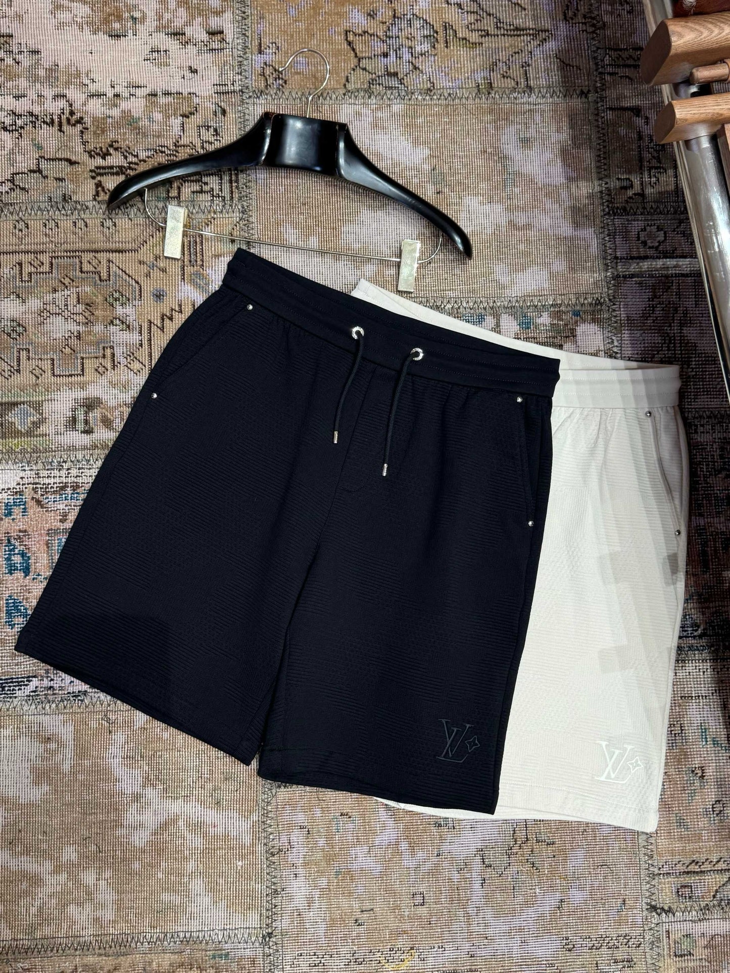 LOU SHORTS