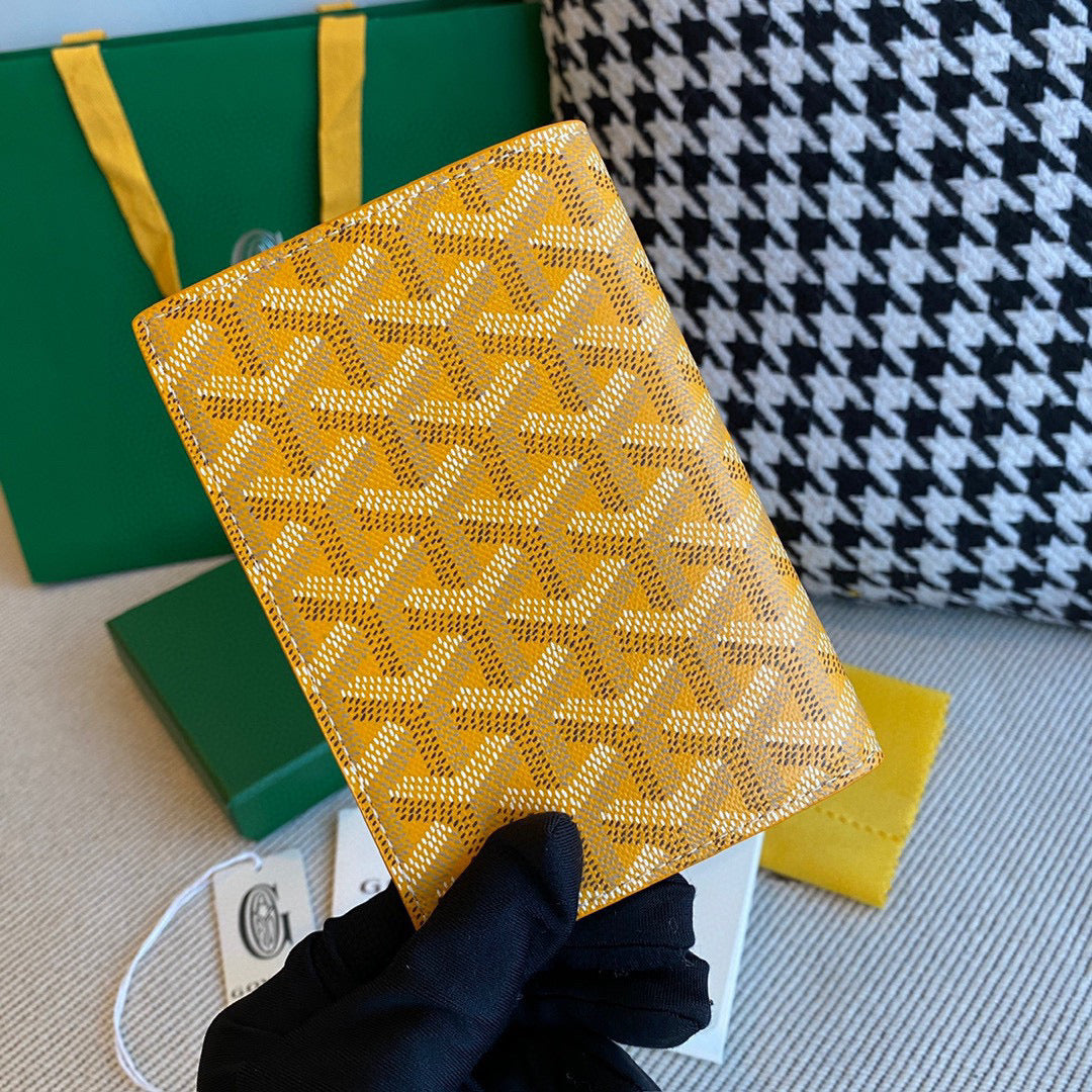 GOYA GRENELLE PASSPORT COVER