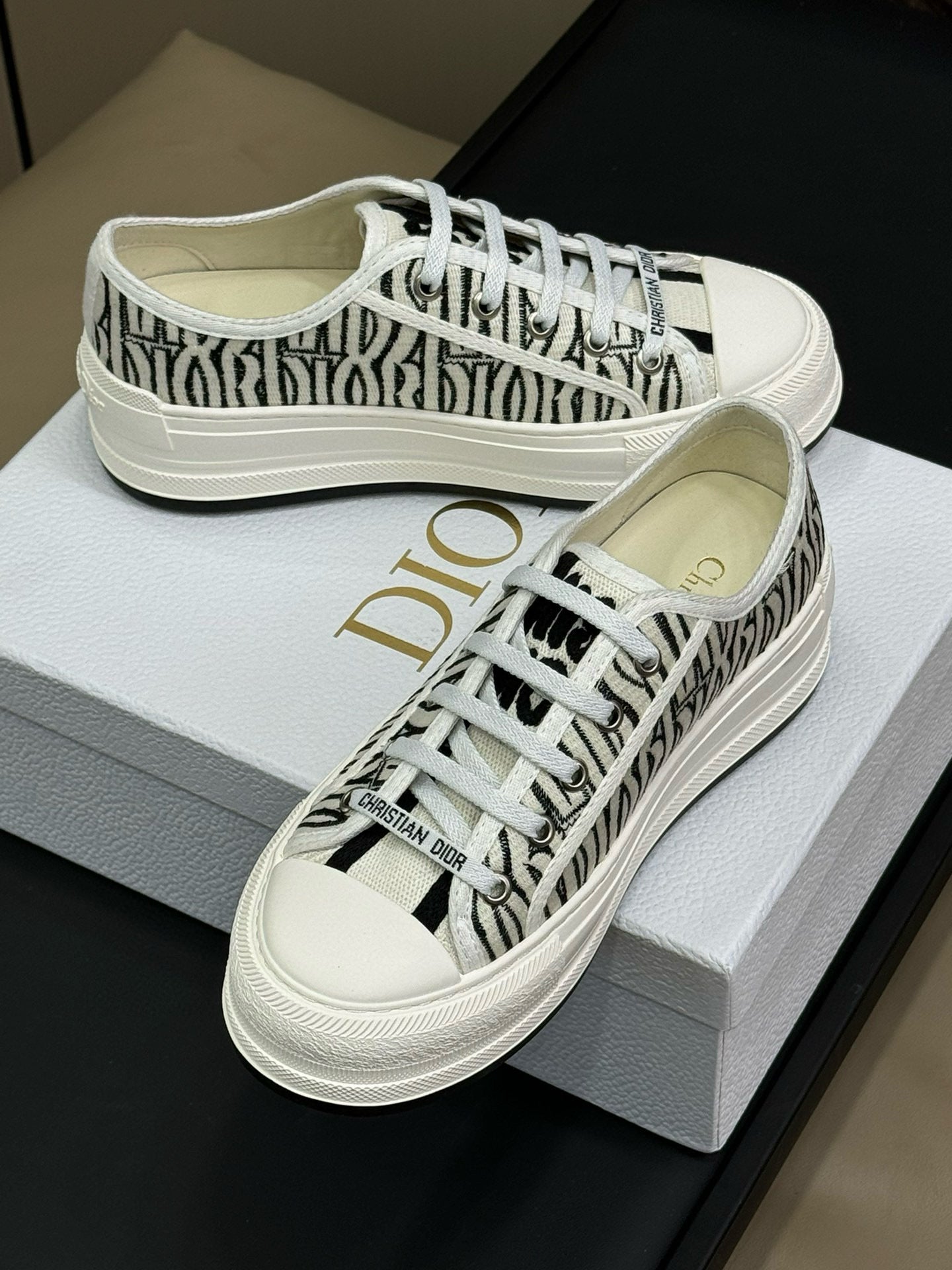 CD PLATFORM SNEAKER