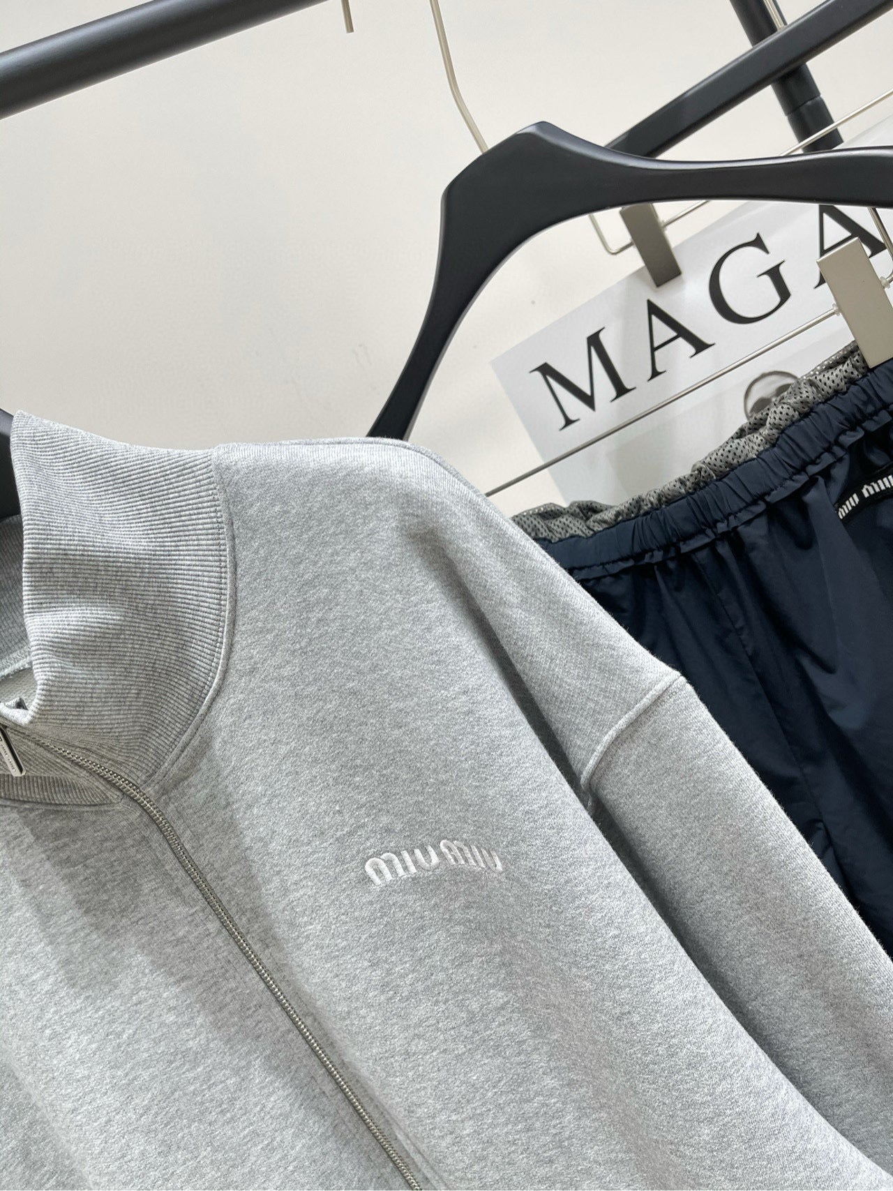 MIU M ZIP SWEATSHIRT