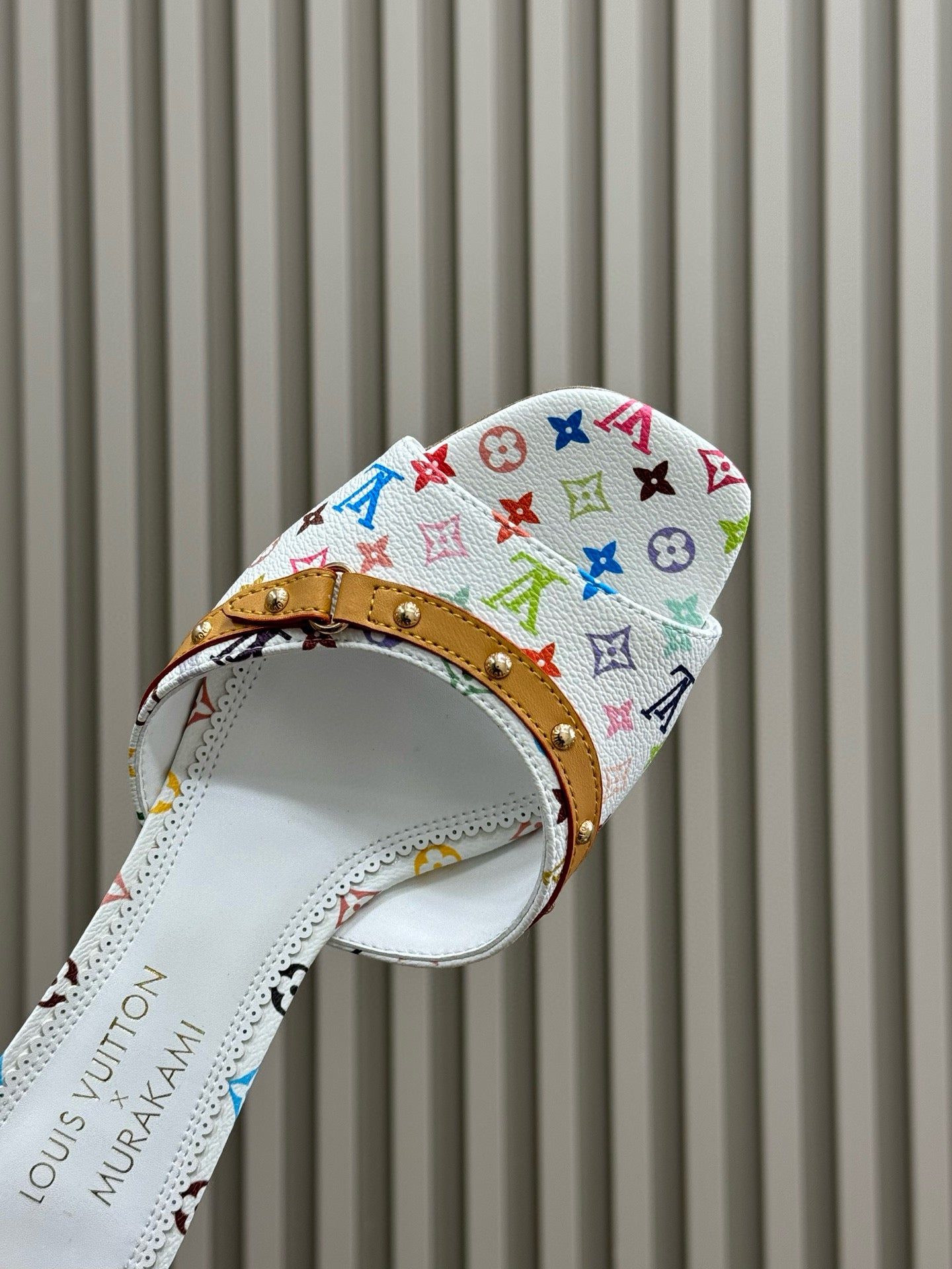 LOU HEELS