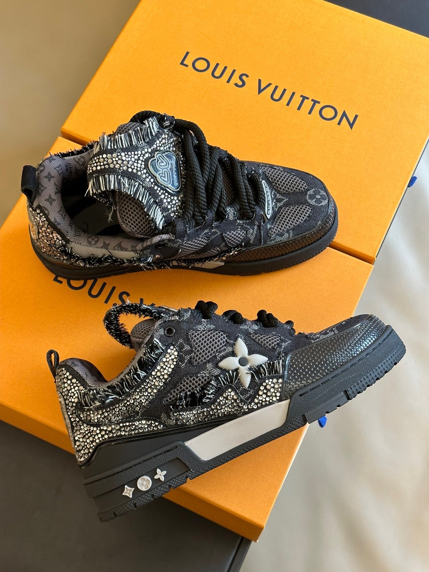 LOU TRAINERS