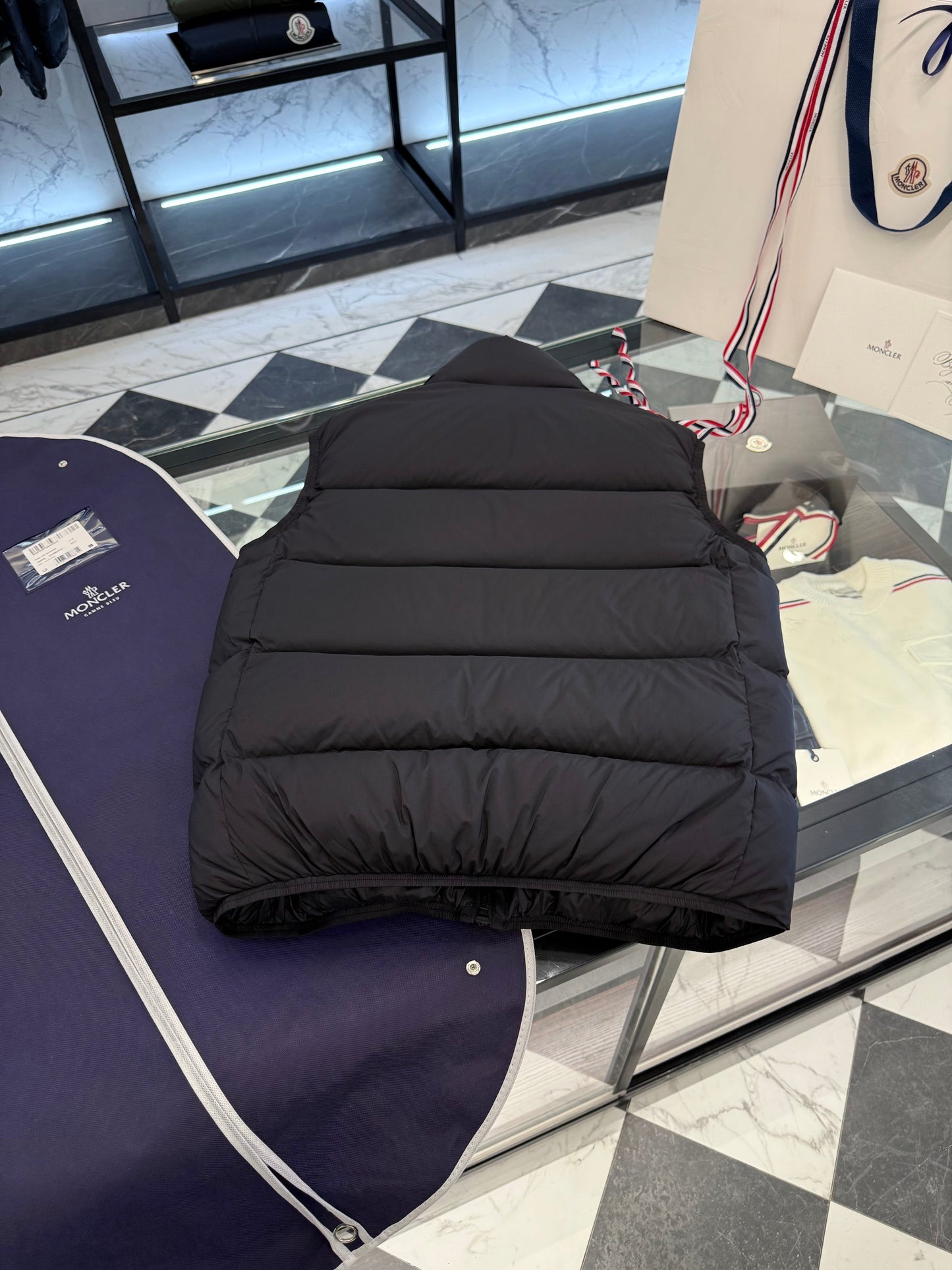 MONC ALMAZ VEST