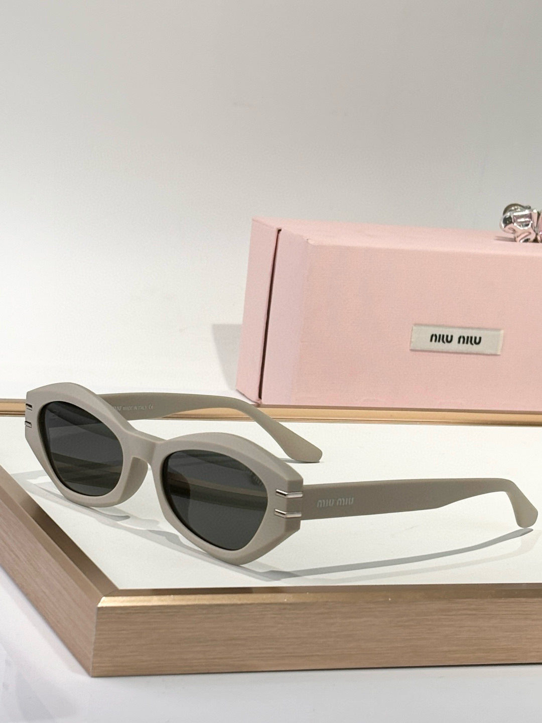 MIU M SUNGLASSES