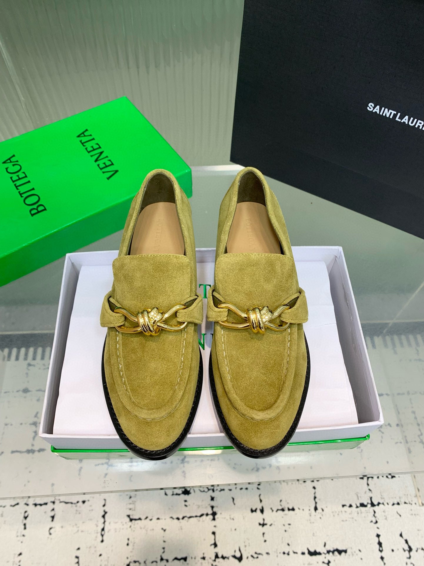 BOTT LOAFERS