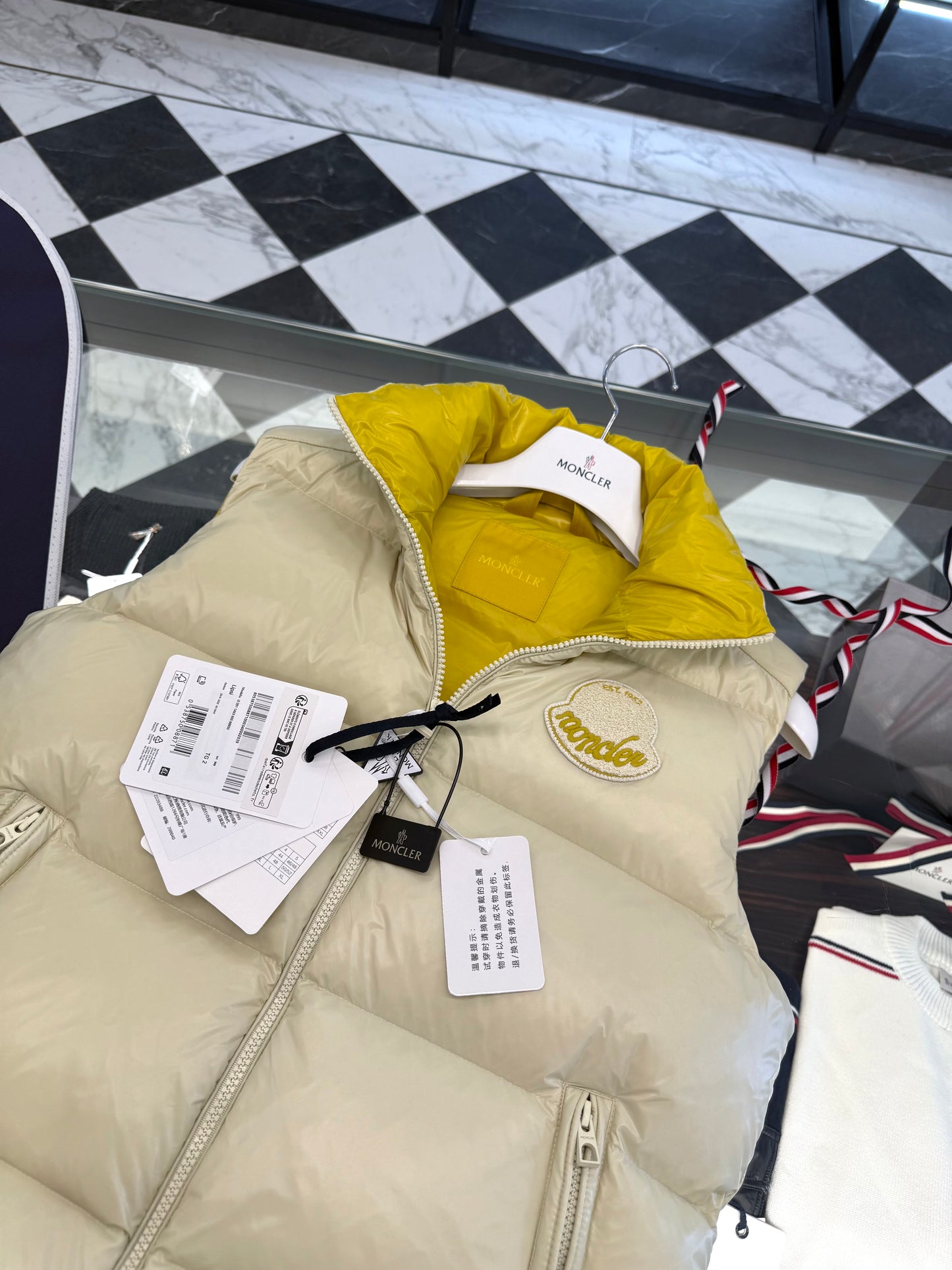 MONC LIPSI VEST