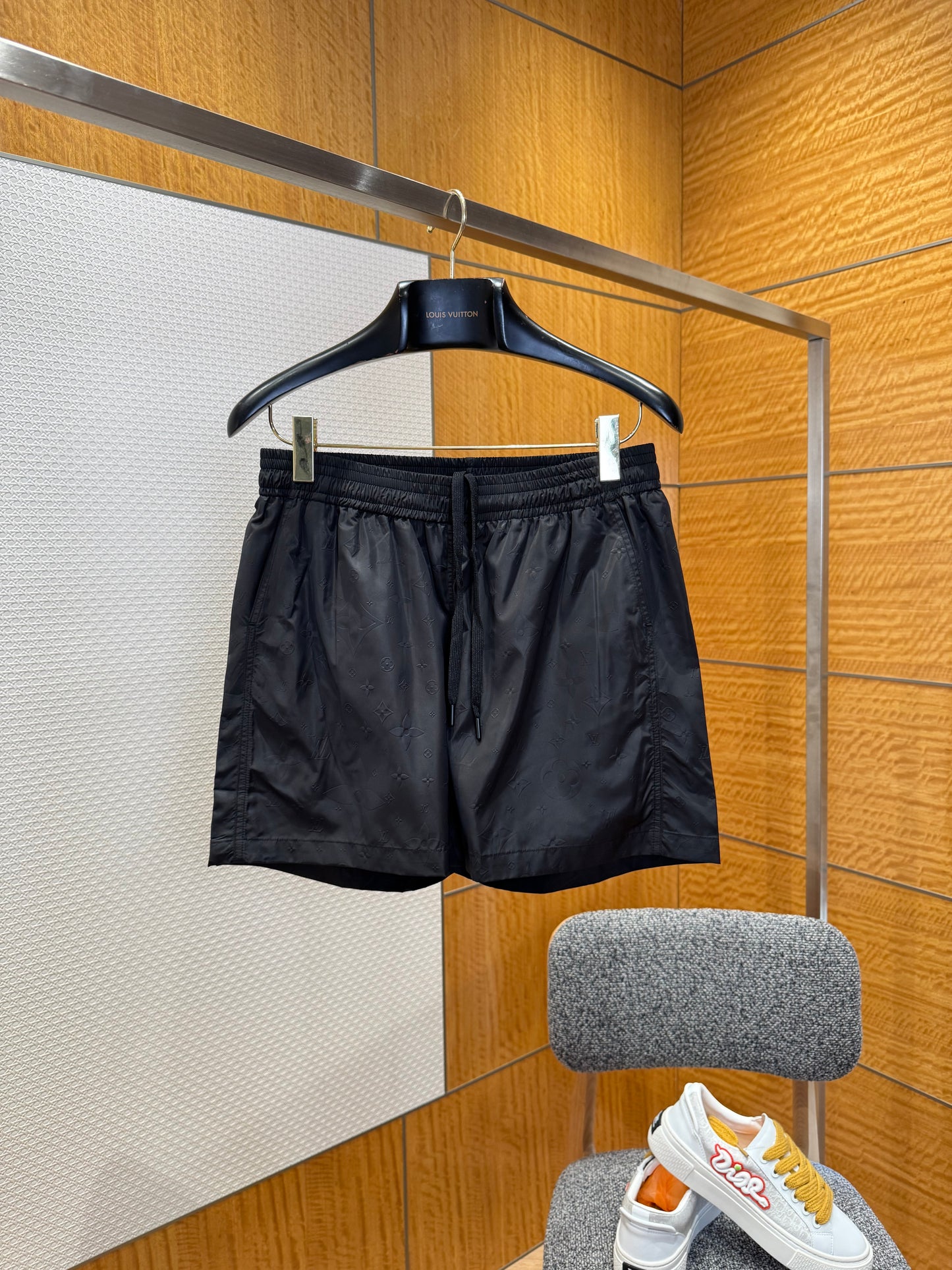 LOU SHORTS