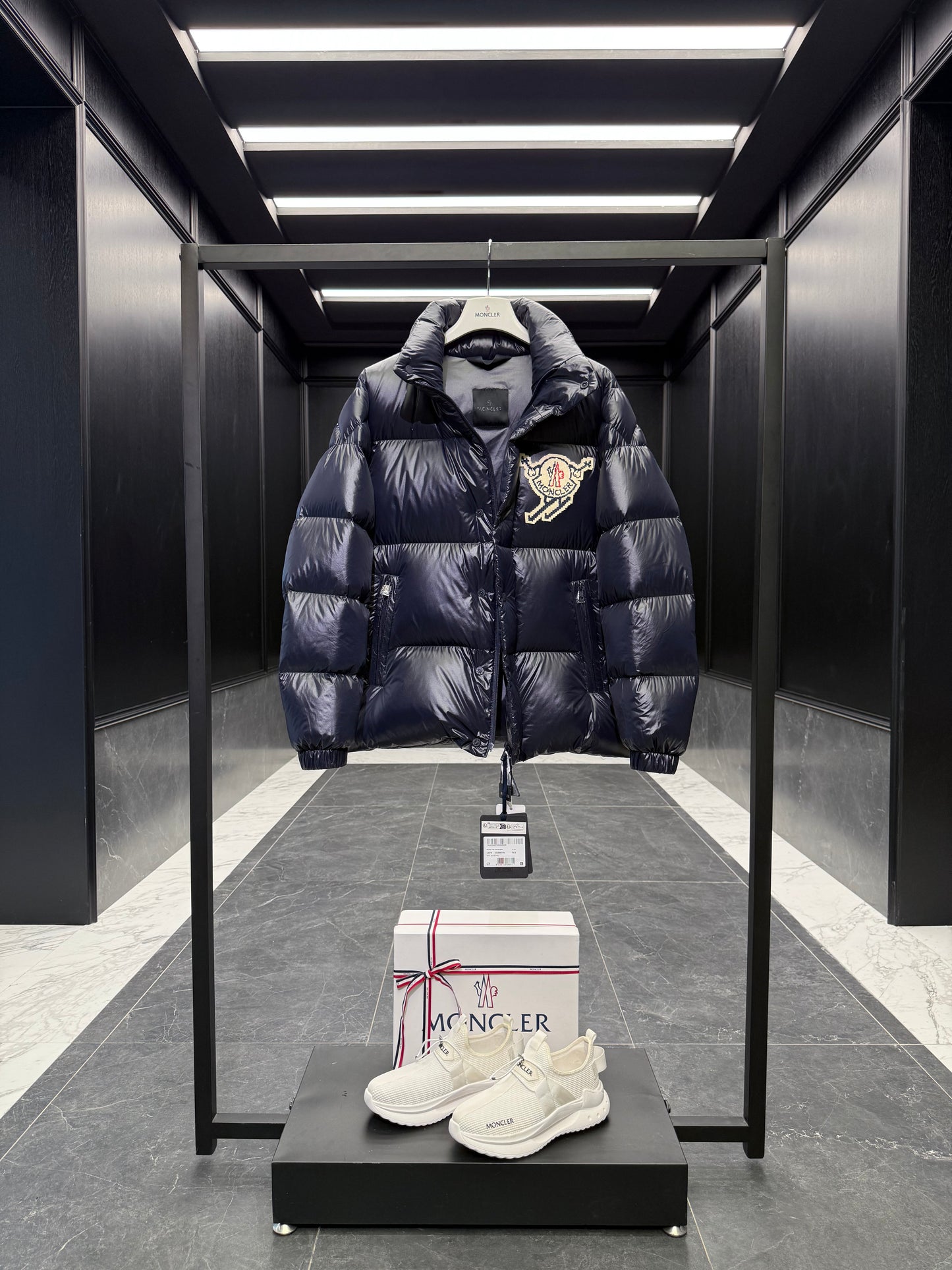 MONC LESTE JACKET