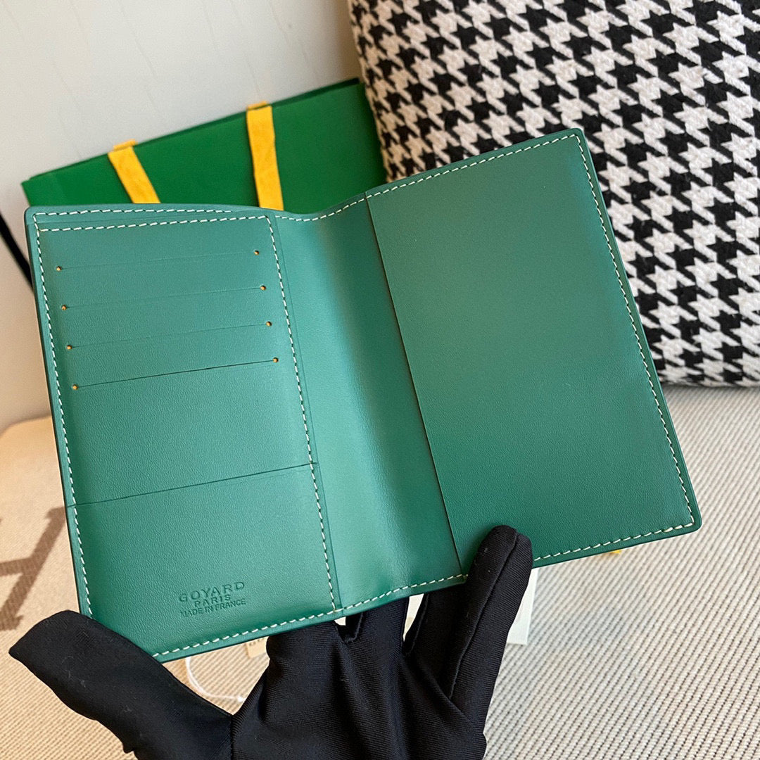 GOYA GRENELLE PASSPORT COVER