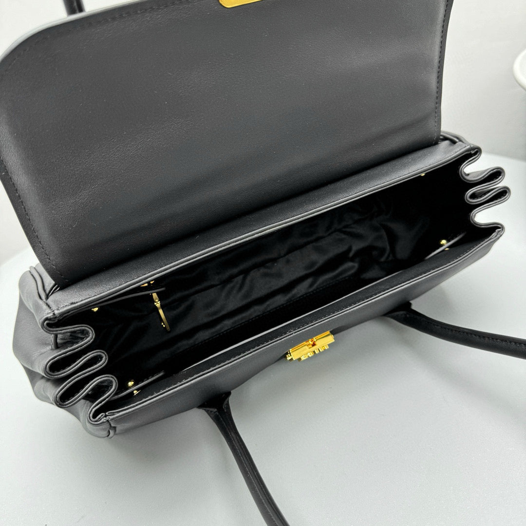 MIU M SHOULDER BAG