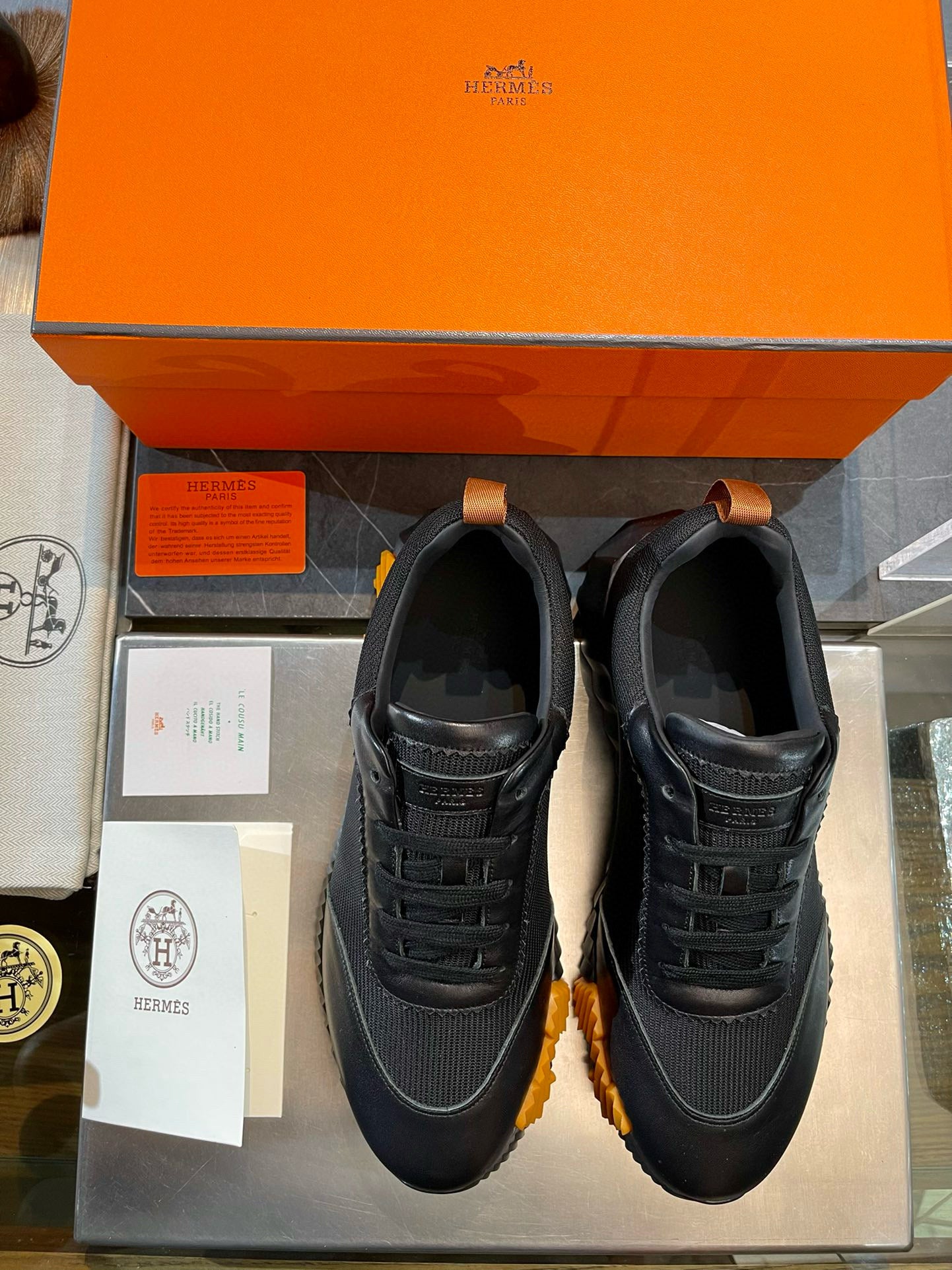 HERM BOUNCING SNEAKERS