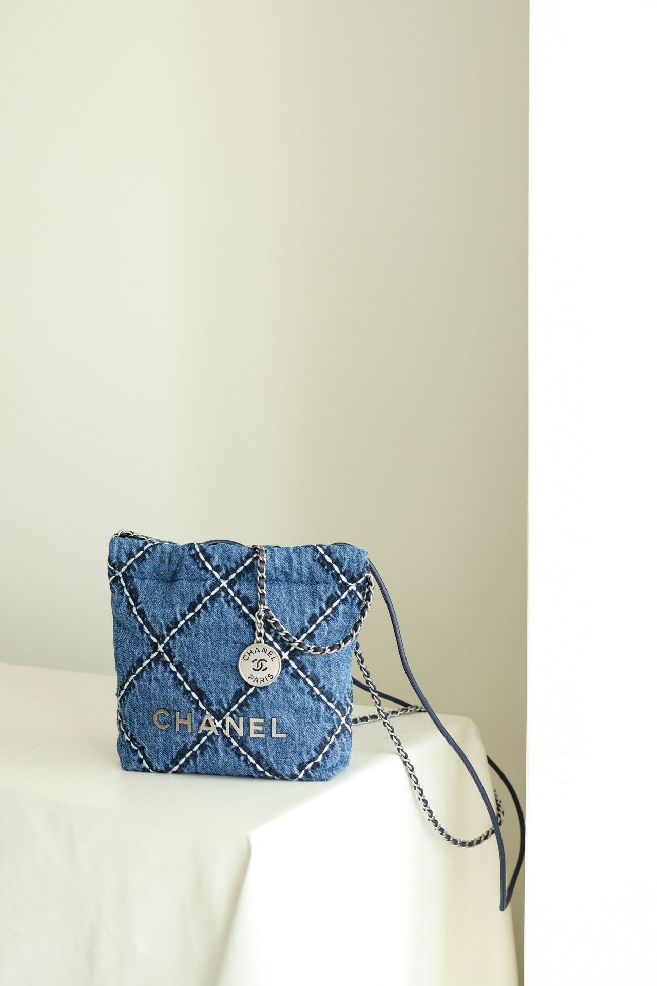 CC 22 MINI HANDBAG