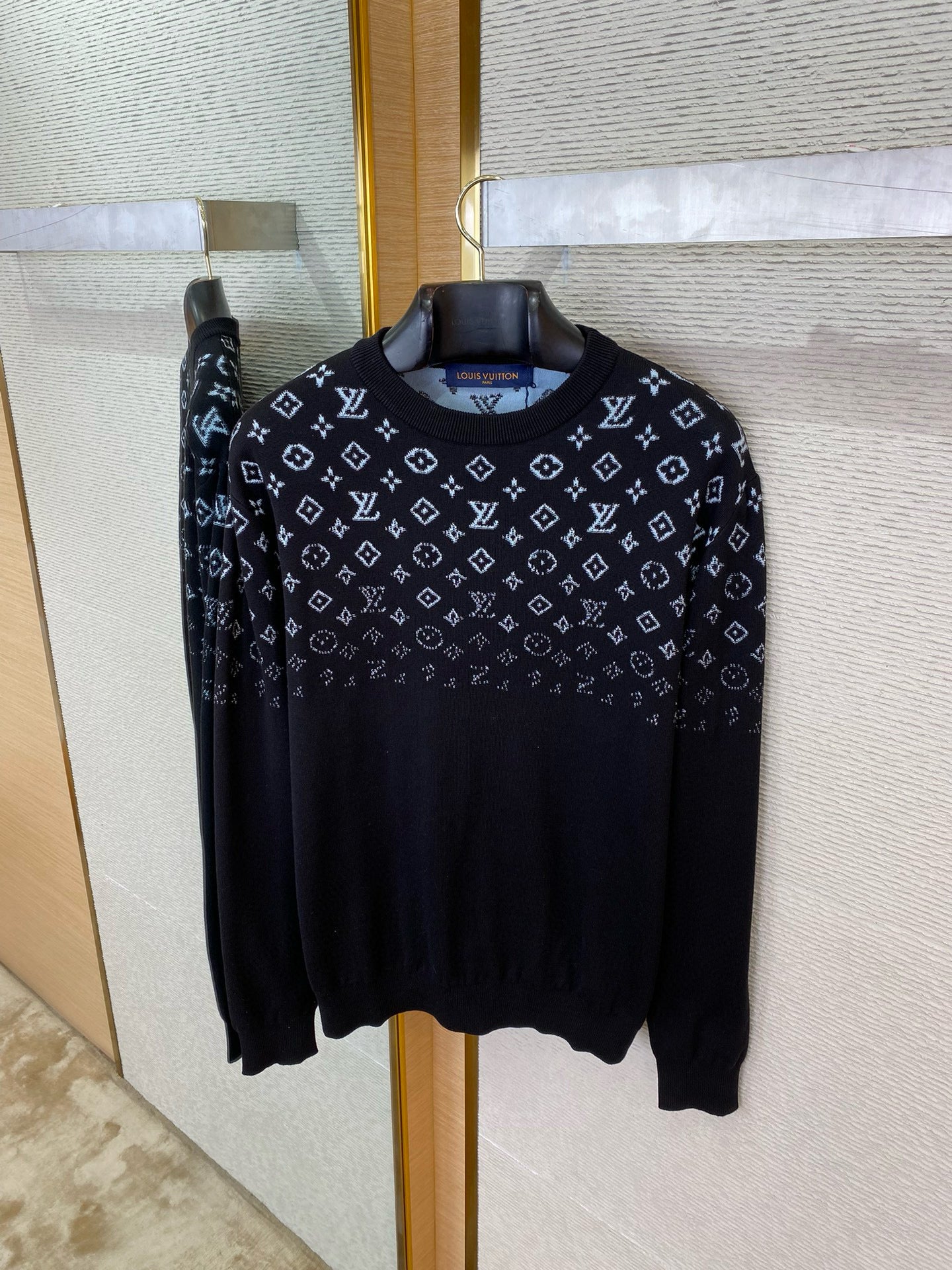 LOU JUMPER