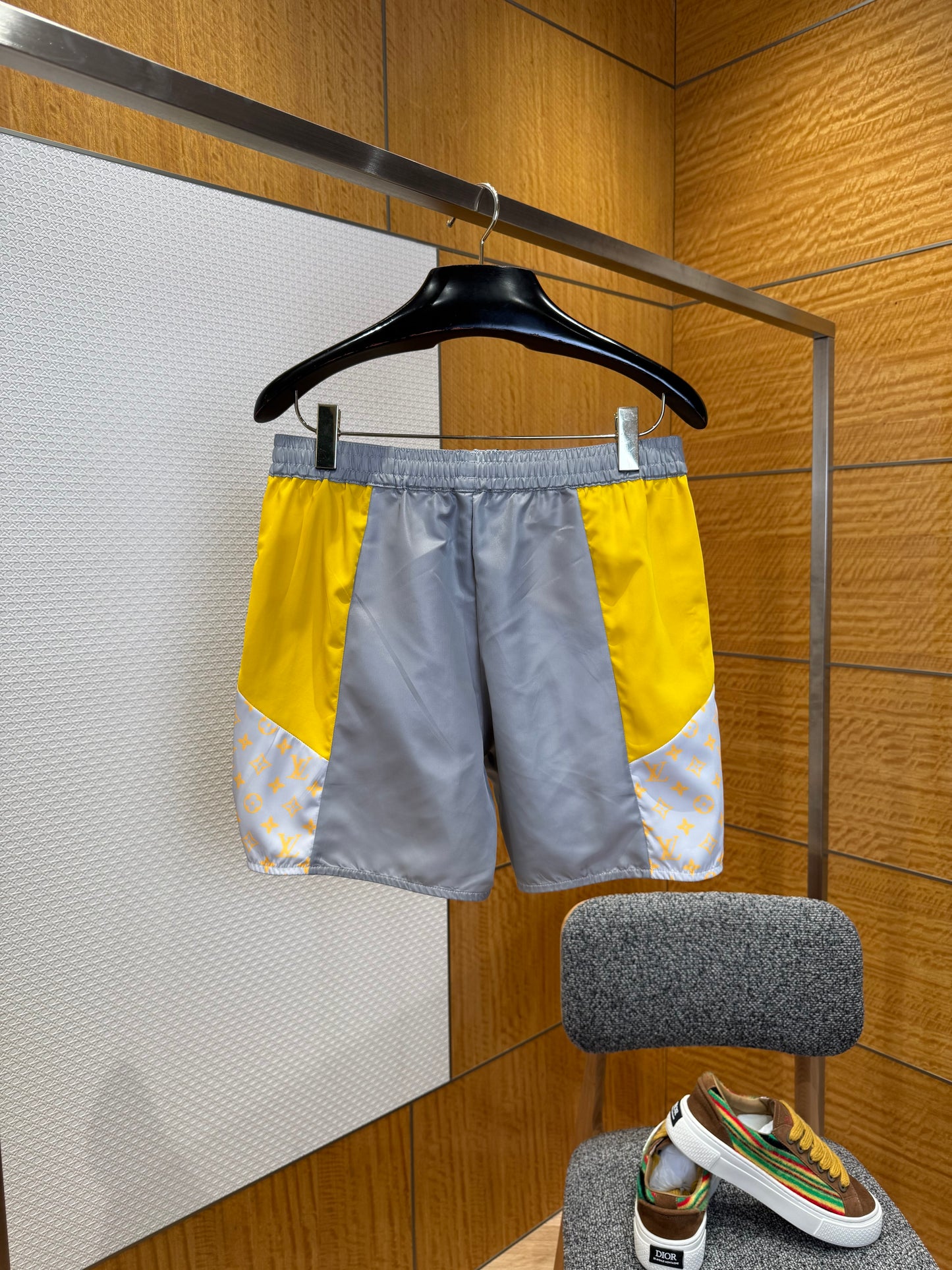 LOU SHORTS