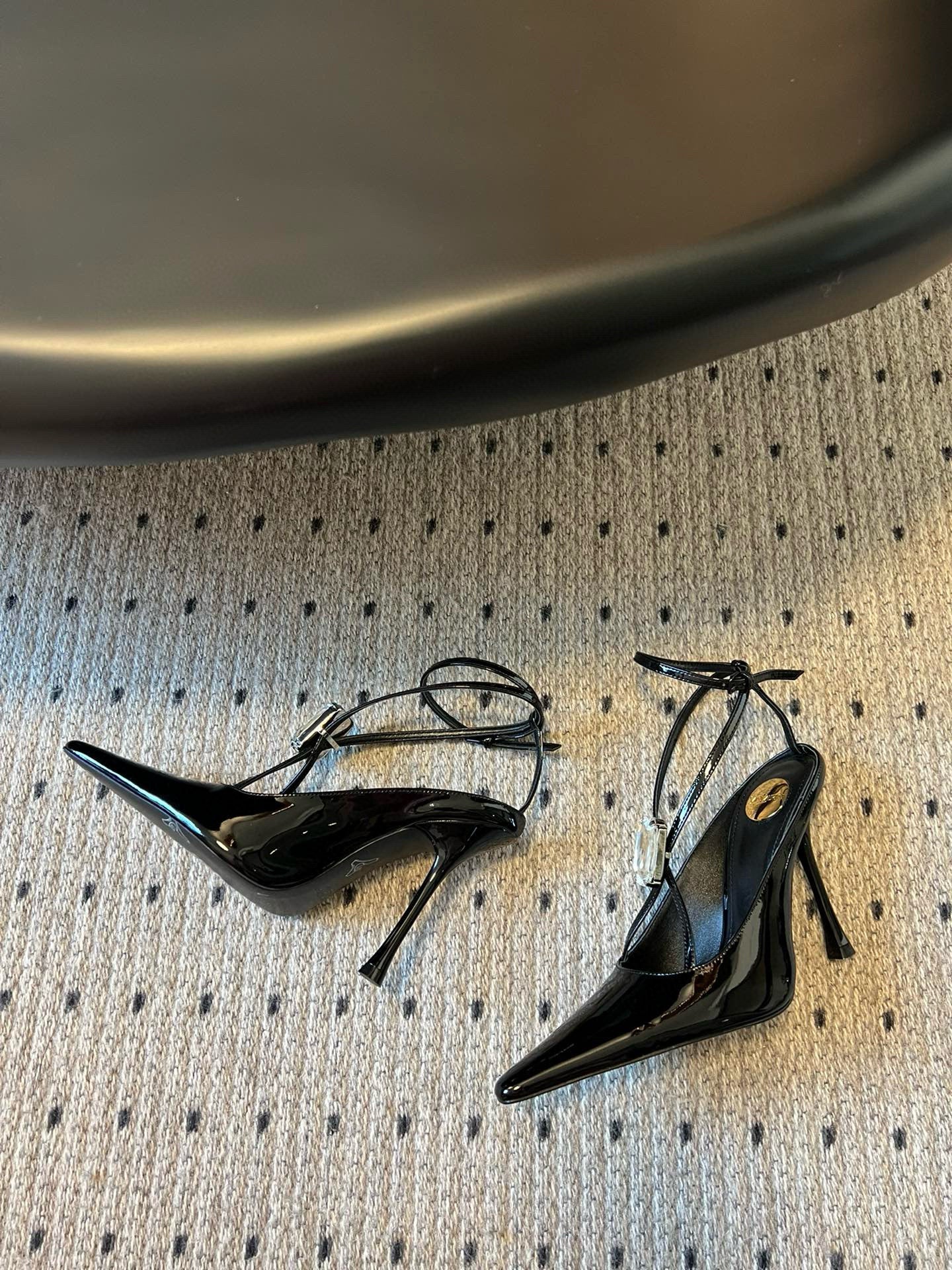 SL HEELS