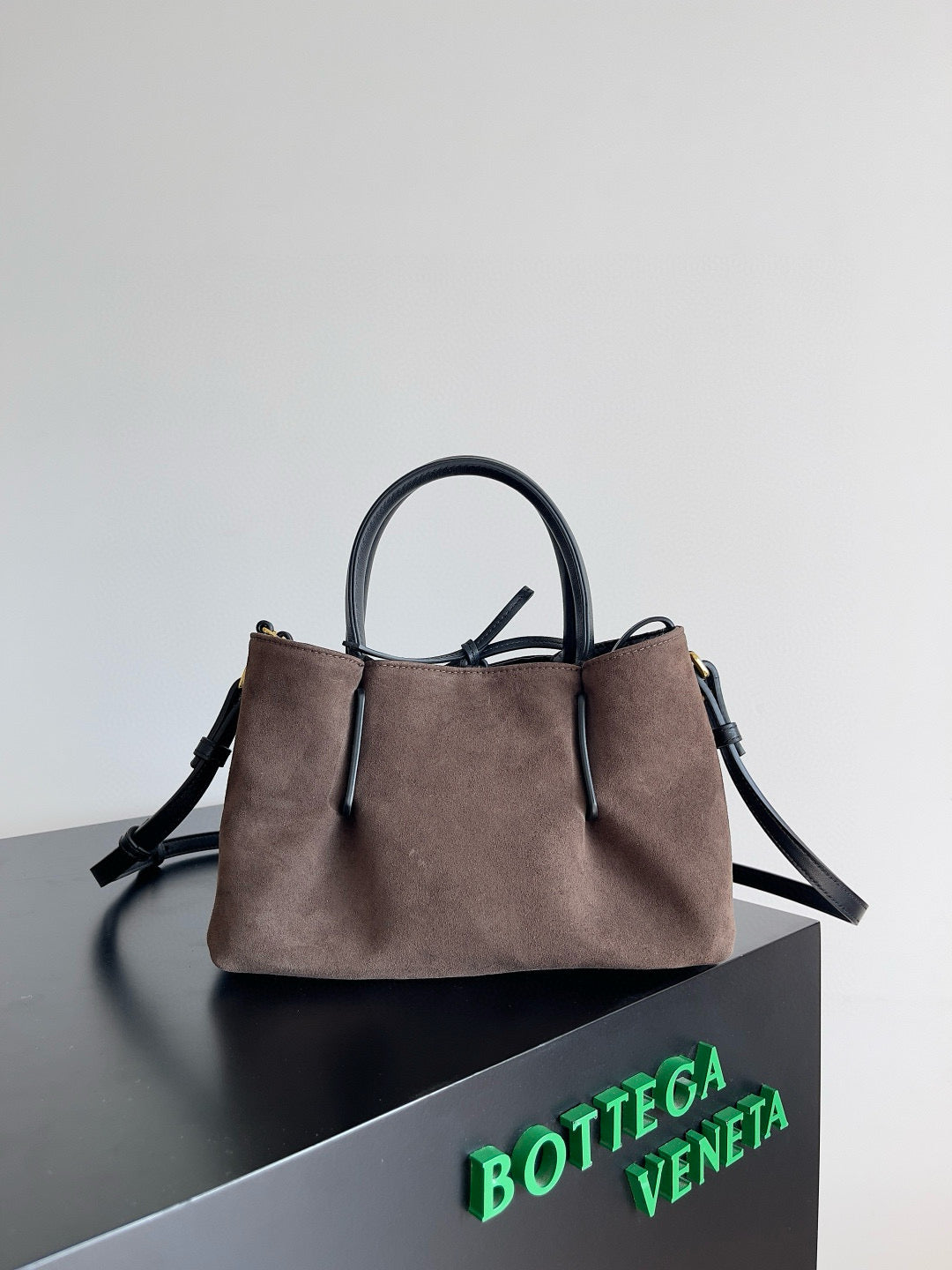 BOTT V SMALL PINACOTECA BAG